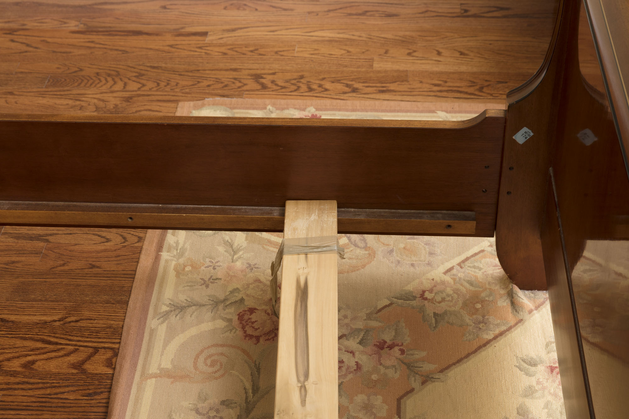 Neoclassical Style Queen Size Sleigh Bed