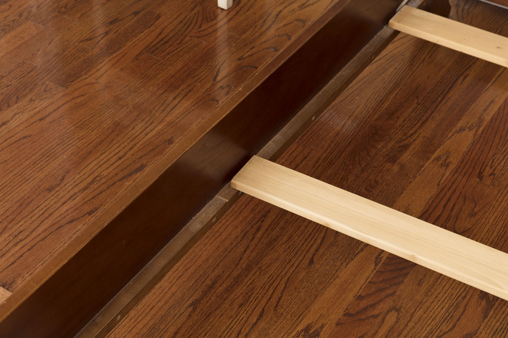 Neoclassical Style Queen Size Sleigh Bed