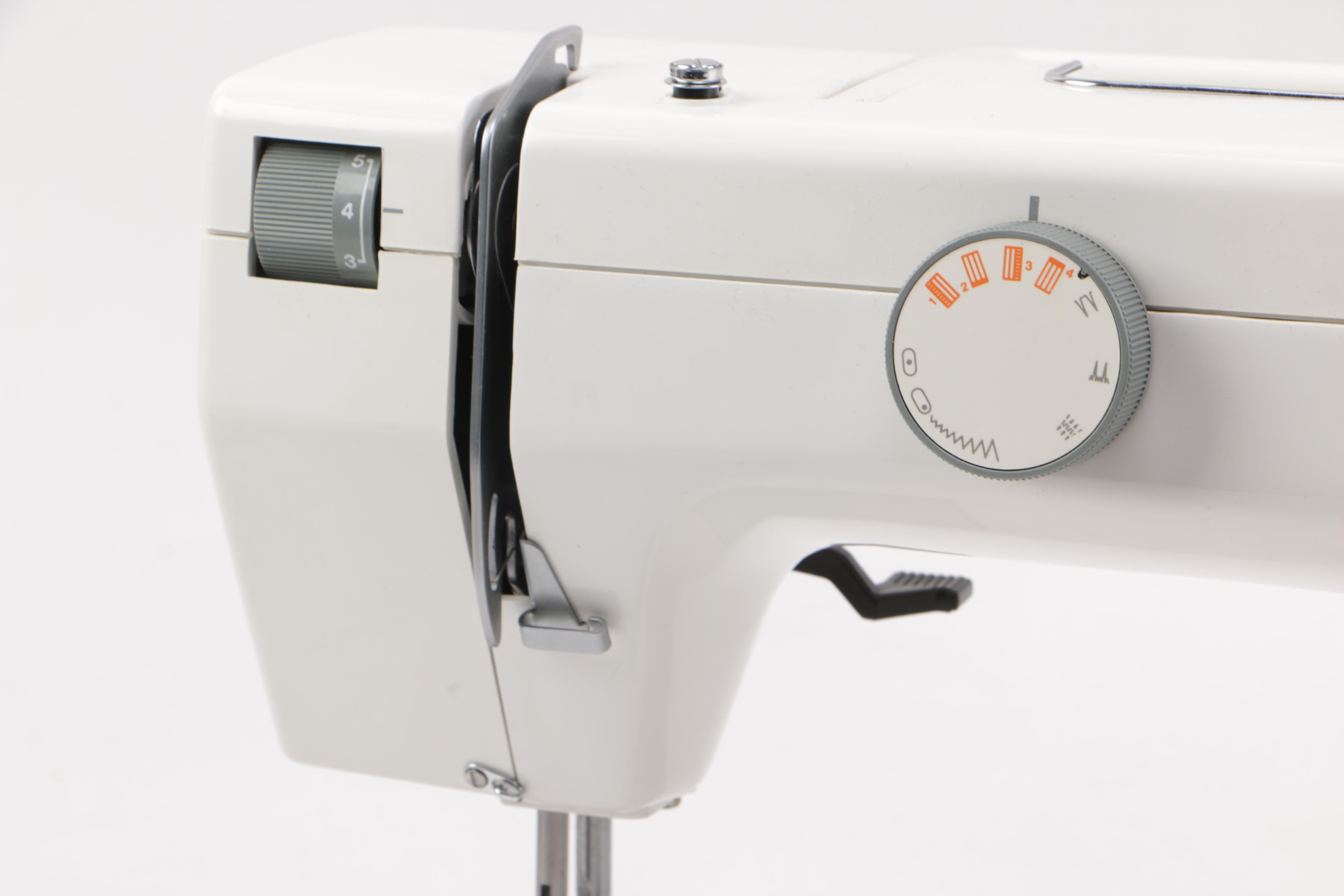 Dorina Hobby 303 Sewing Machine
