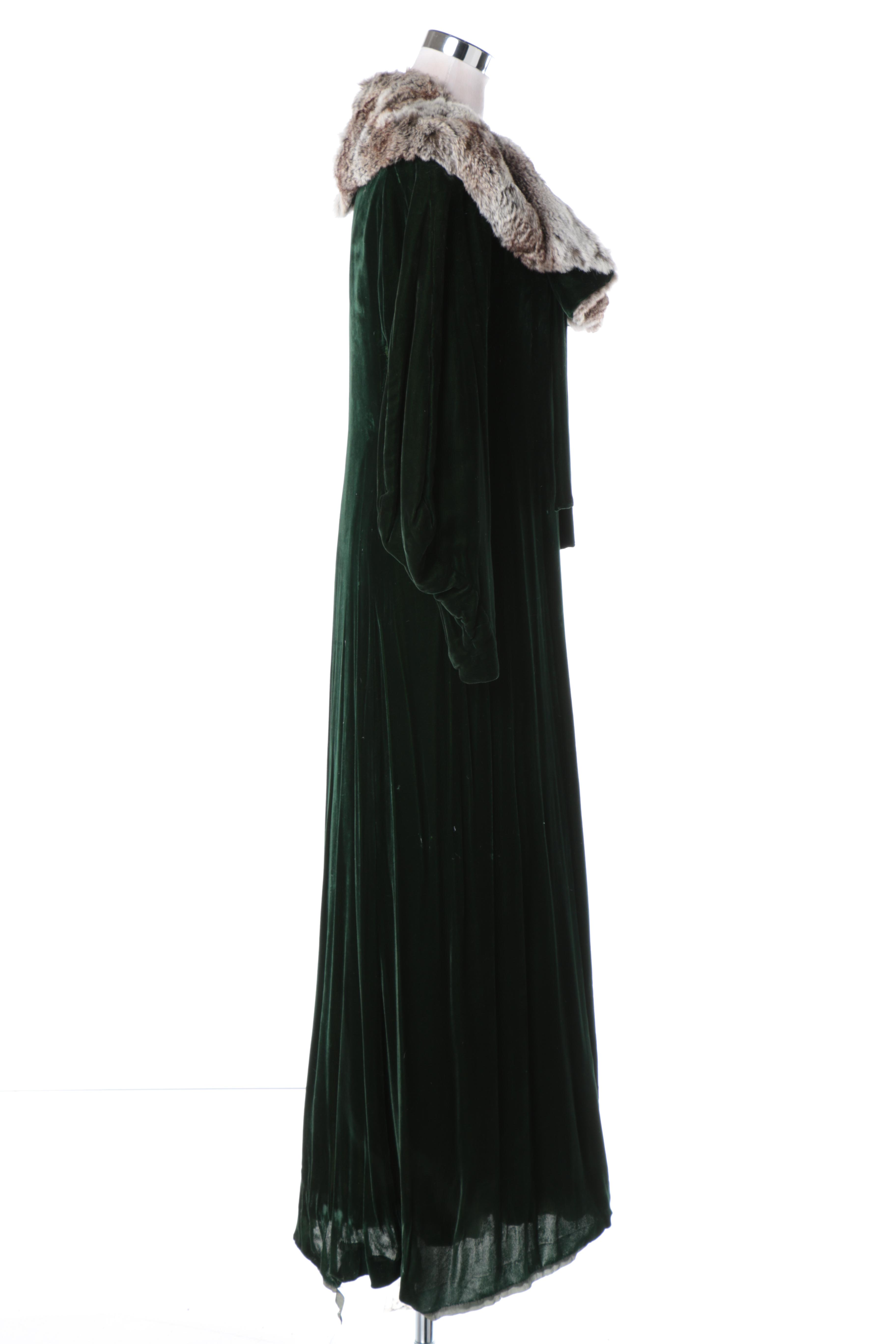 1930s Green Velvet Dressing Coat with Rabbit Fur Collar
