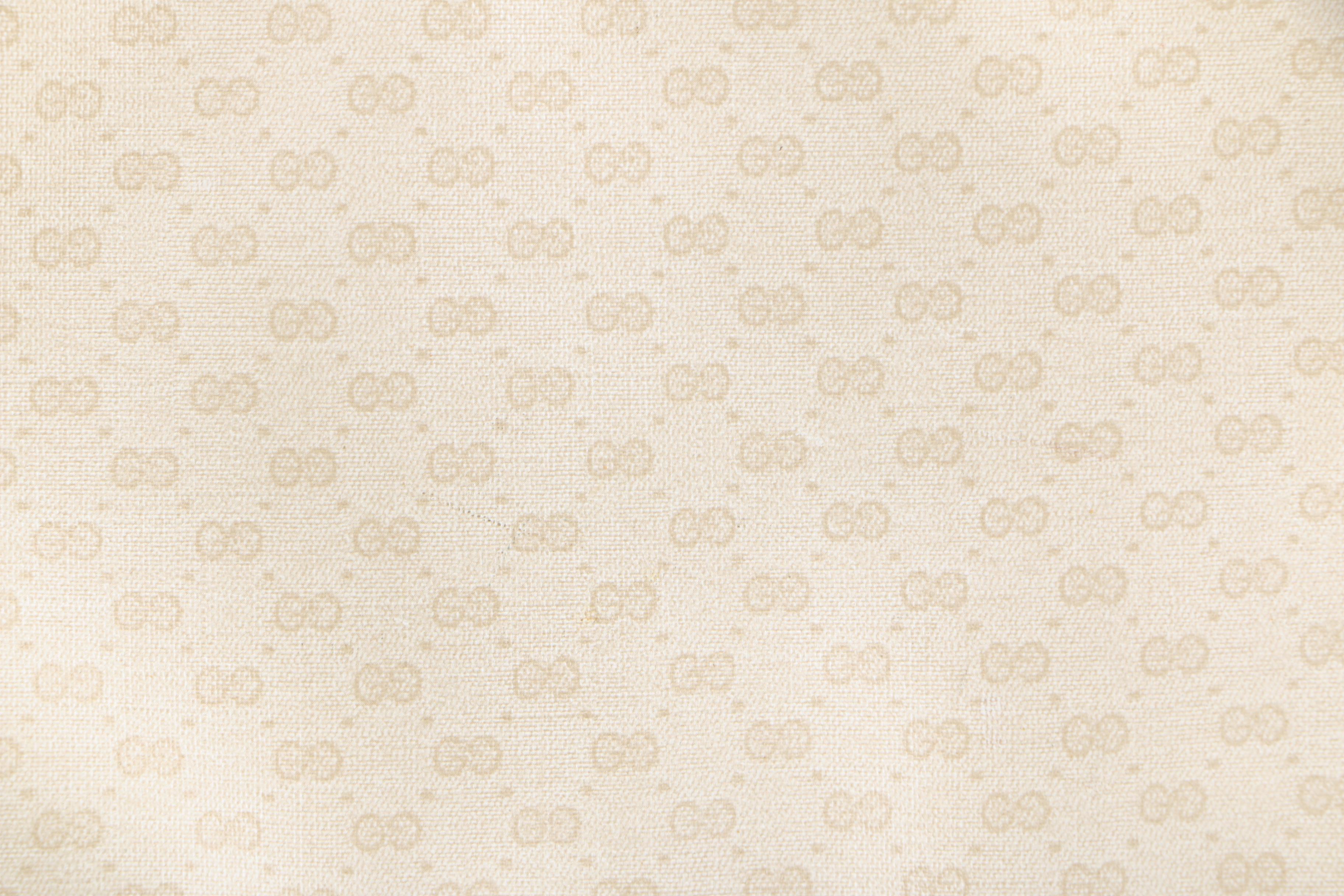 Gucci Supreme Canvas Accessory Bag