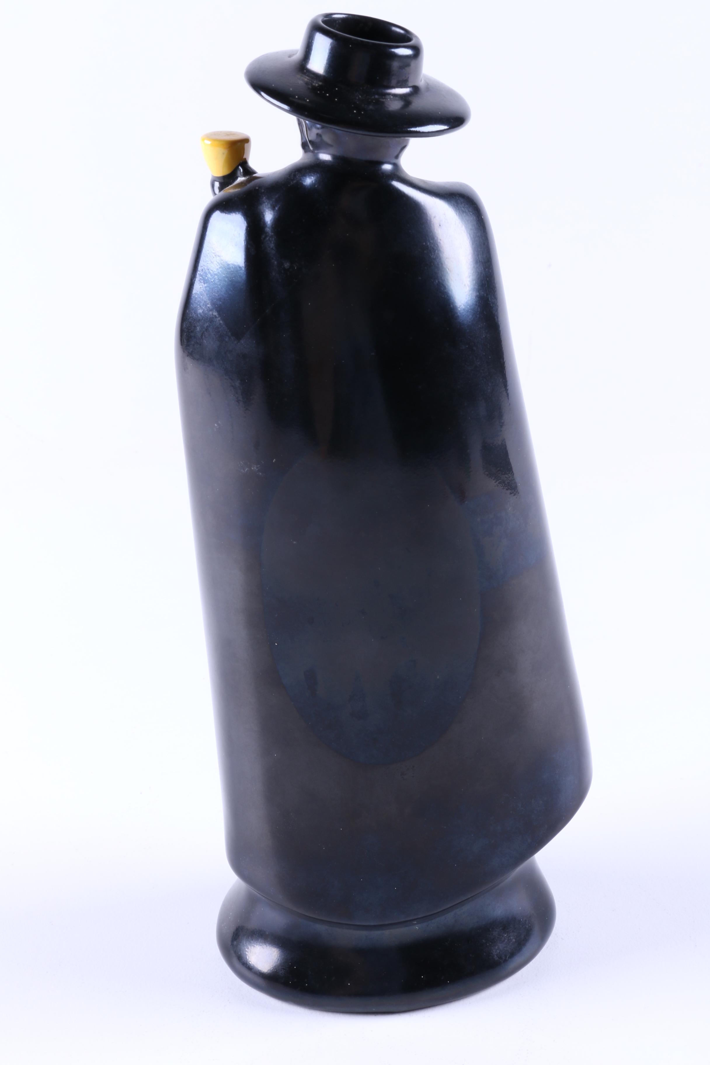 Royal Doulton Sandeman Port "Don Man with the Black Cape" Decanter