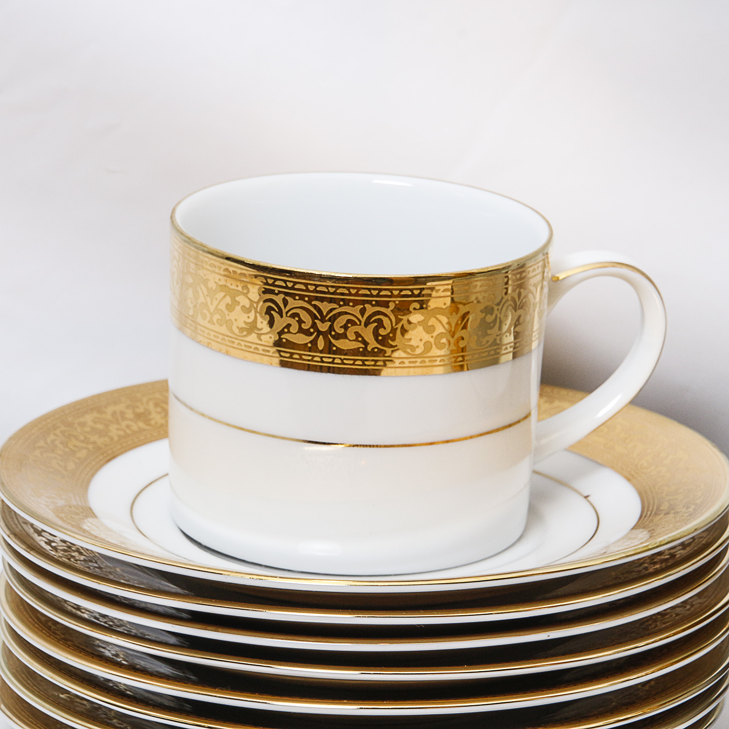 Muirfield "Magnificence" Dinner Service and Serveware