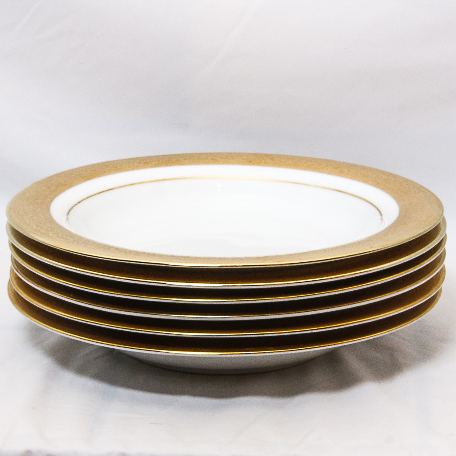 Muirfield "Magnificence" Dinner Service and Serveware