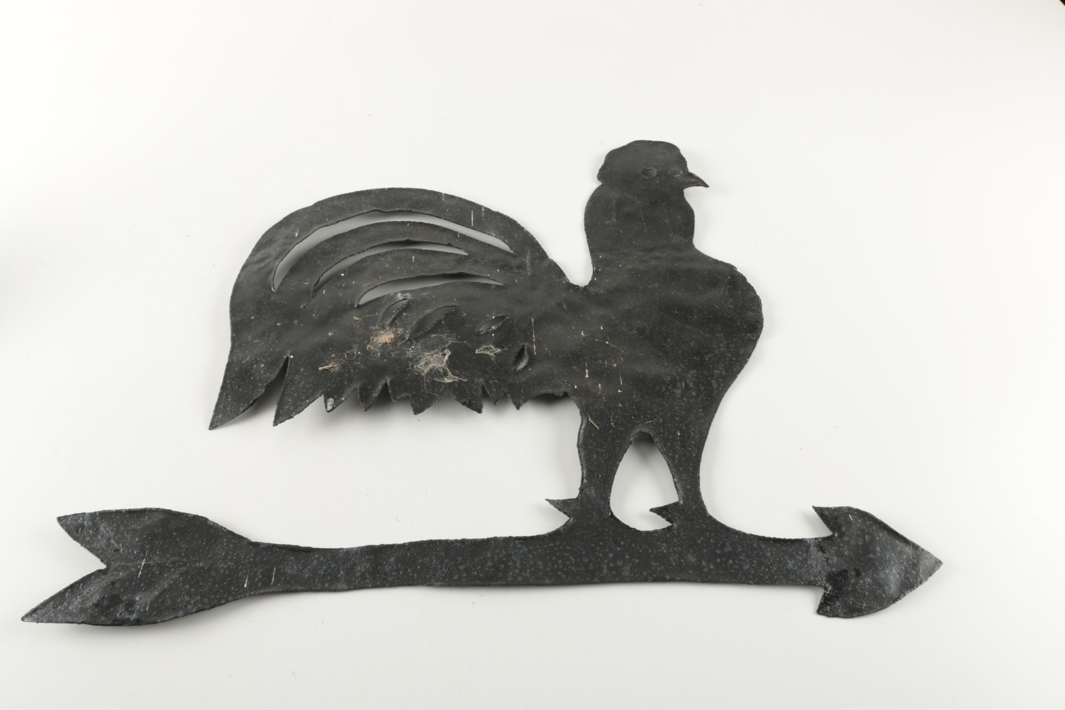 Metal Rooster Decor Piece