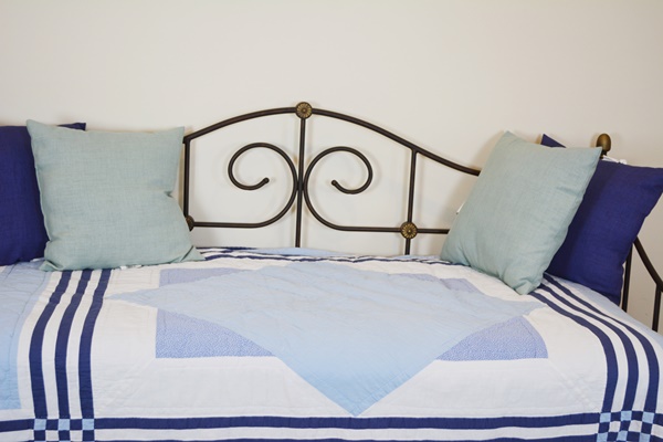 Iron Tone Daybed with Pop-Up Trundle and Bedding