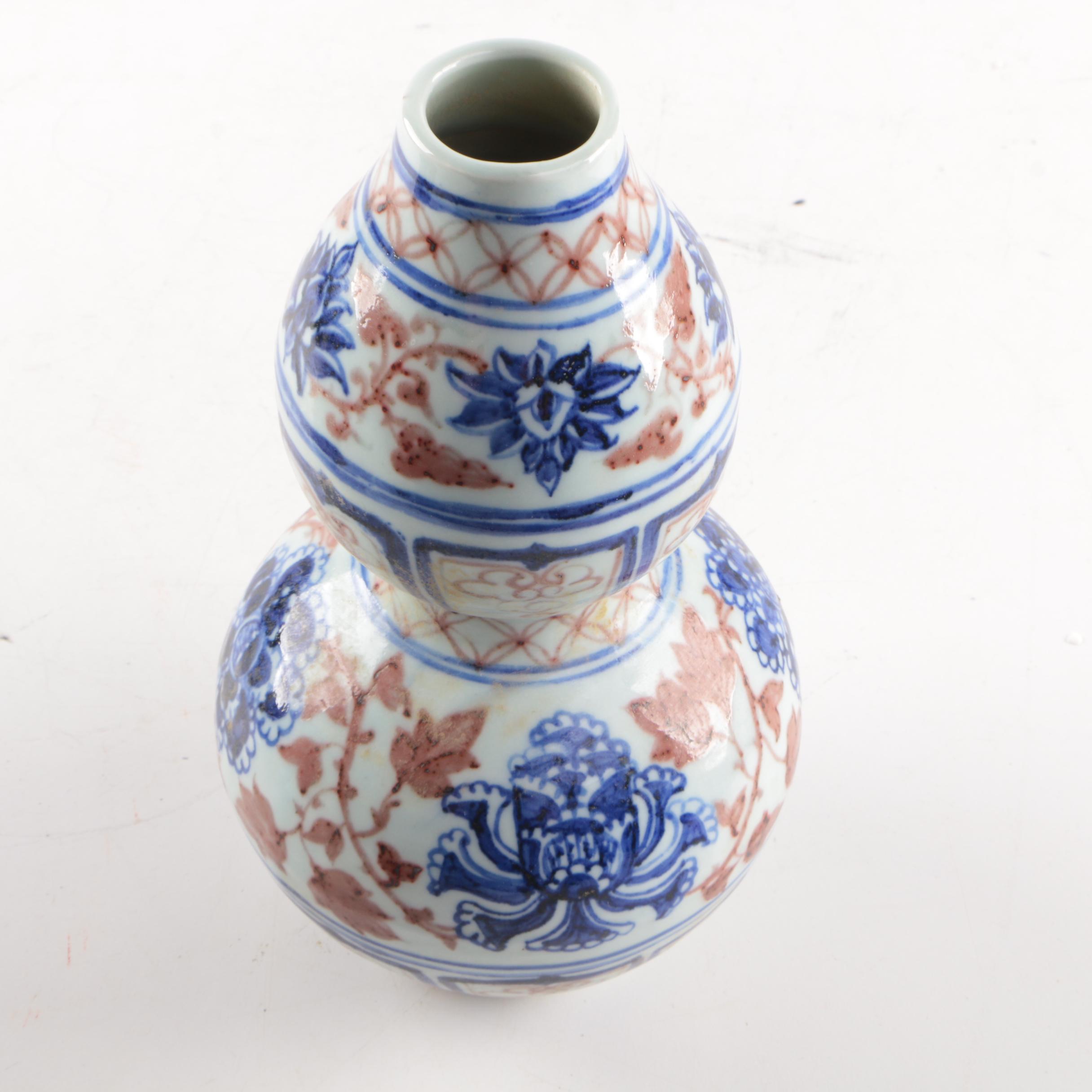 Chinese Double Gourd Ceramic Vases