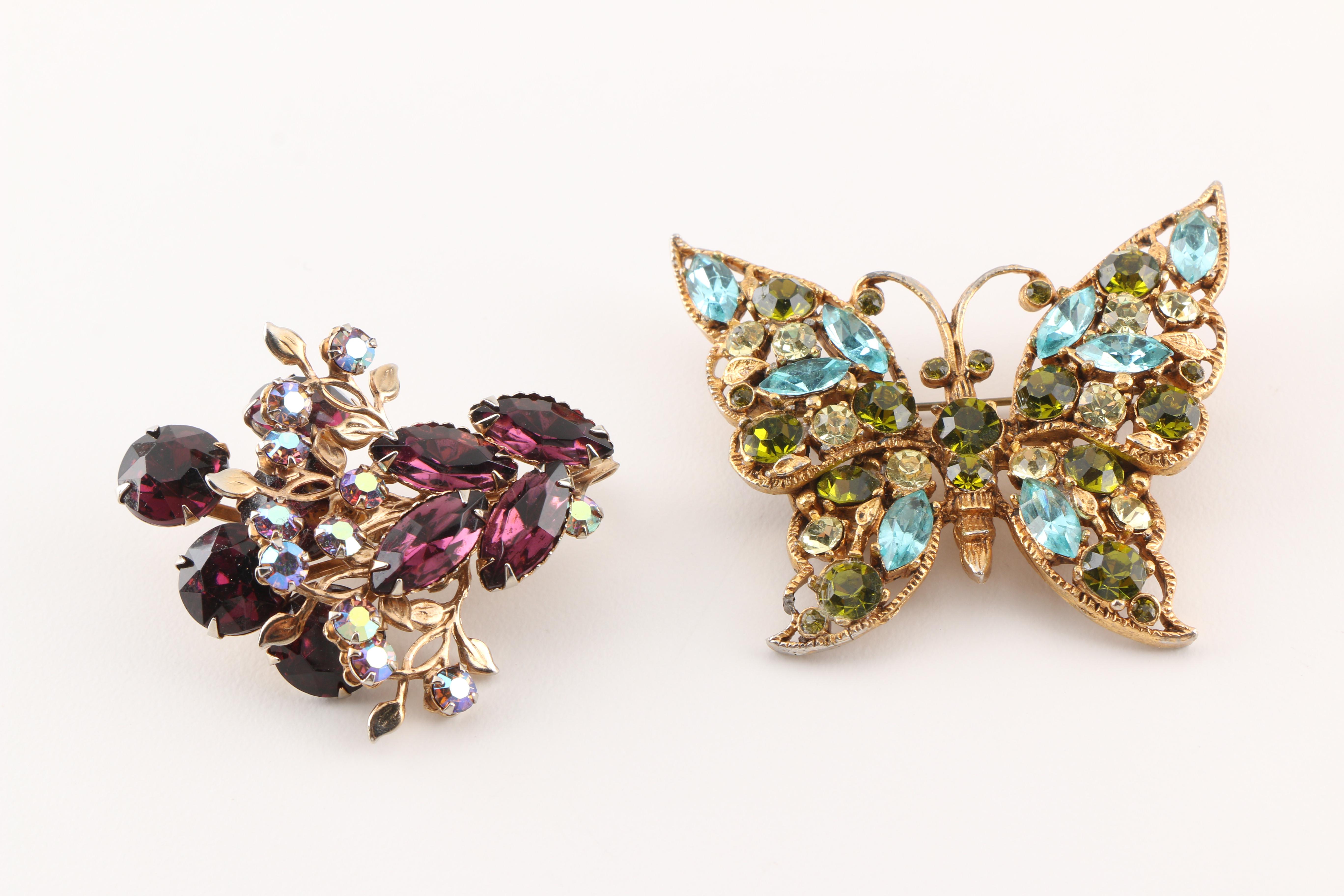 Assortment of Brooches and Earring Including Richelieu
