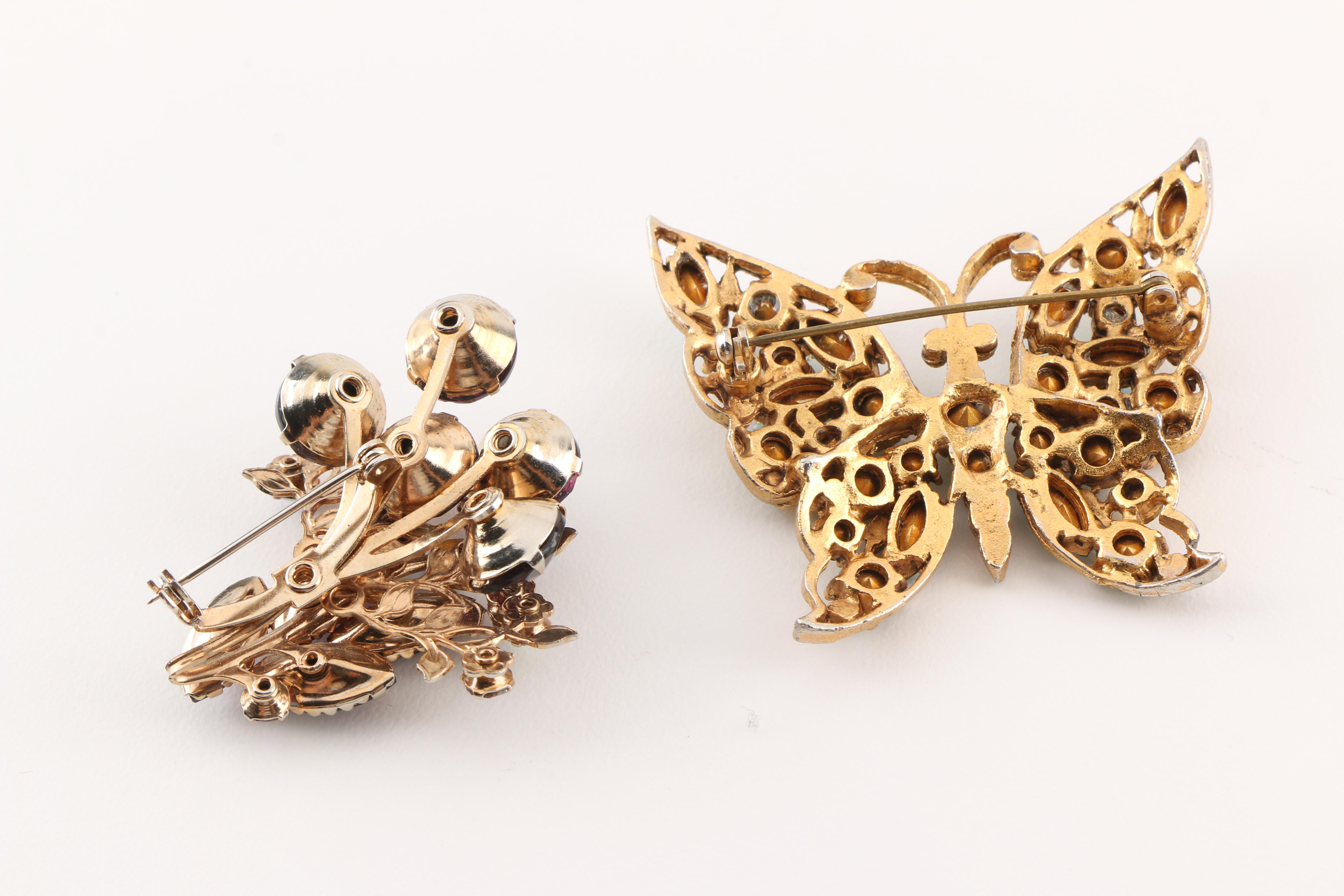 Assortment of Brooches and Earring Including Richelieu