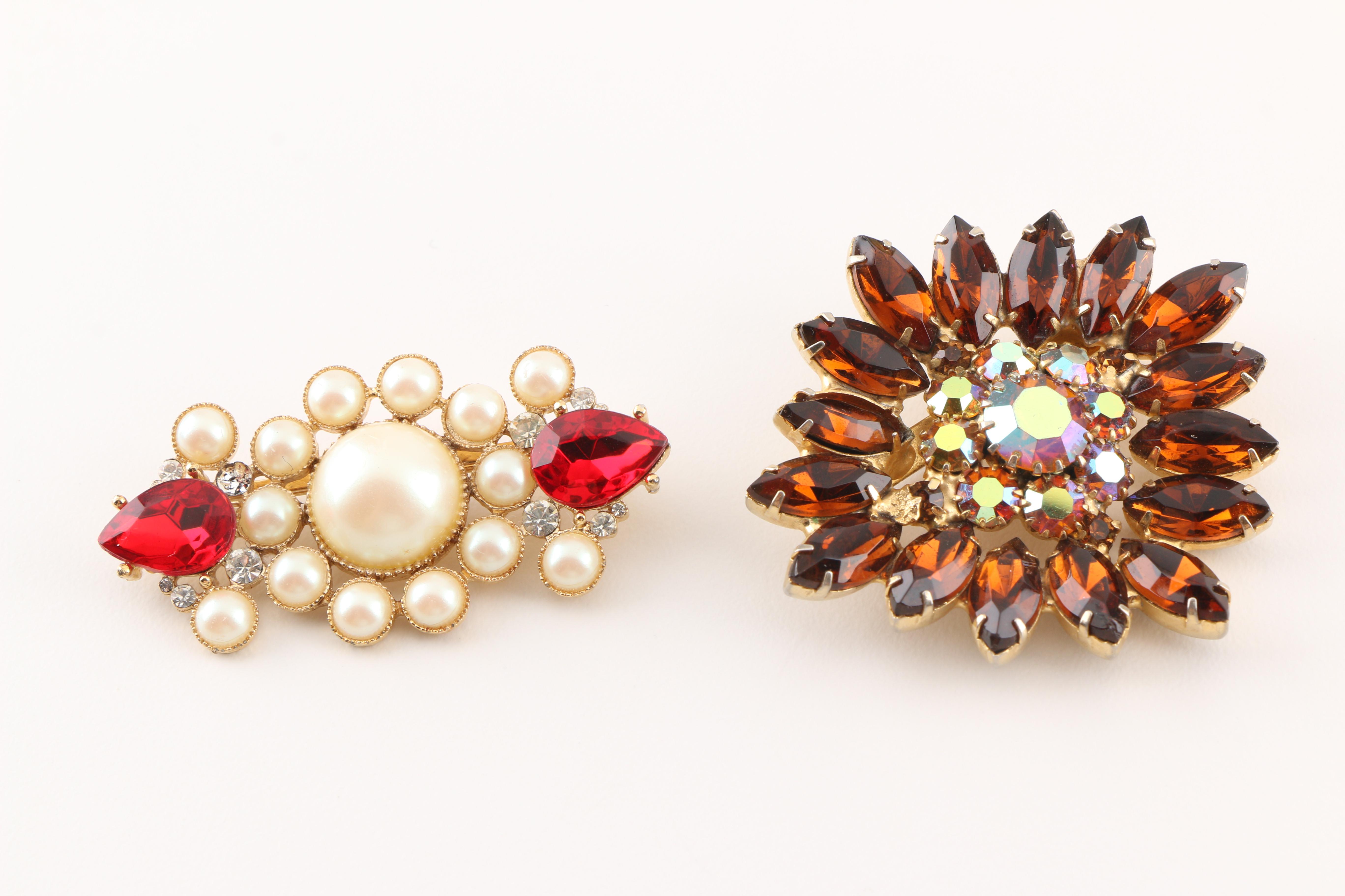 Assortment of Brooches and Earring Including Richelieu