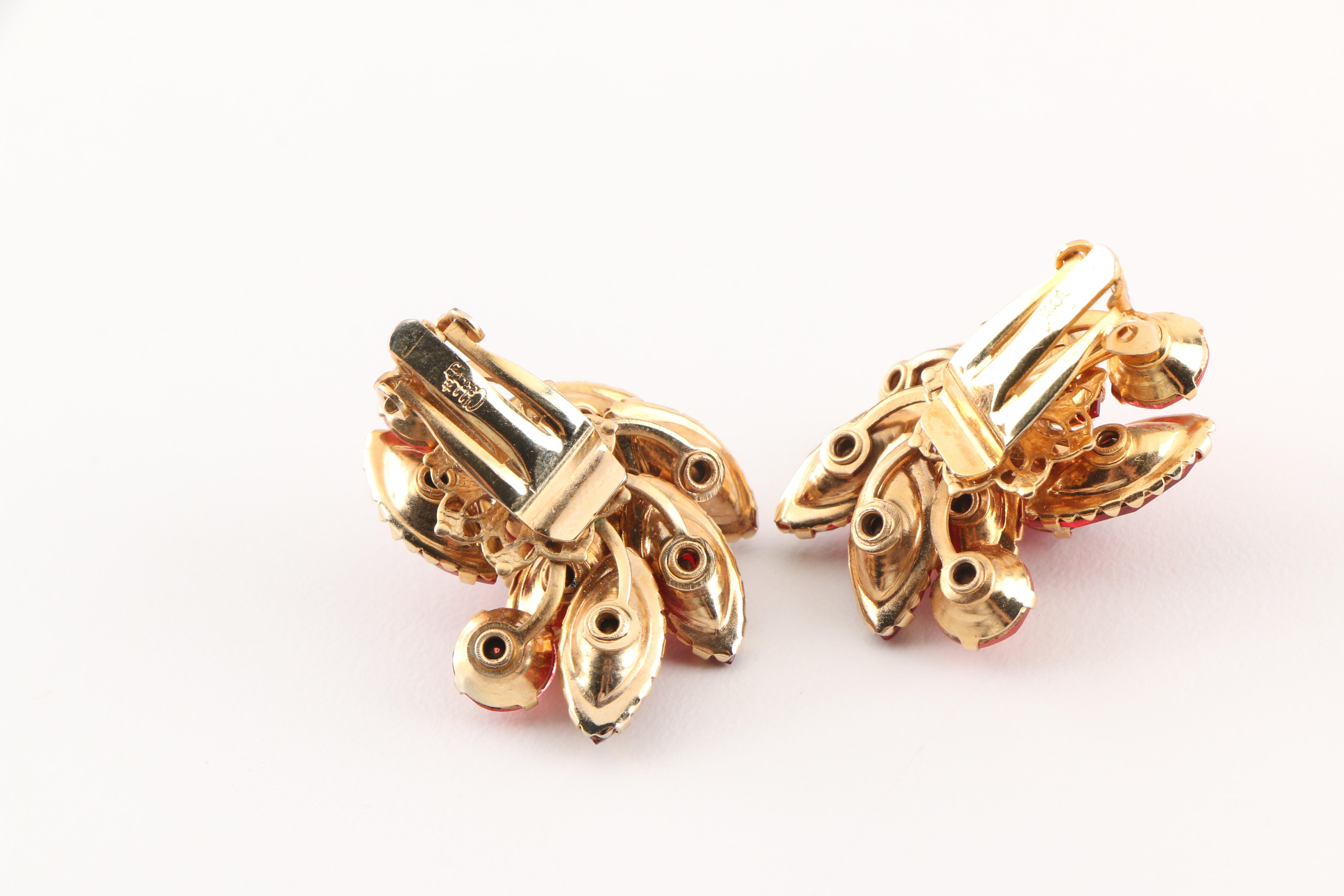 Assortment of Brooches and Earring Including Richelieu