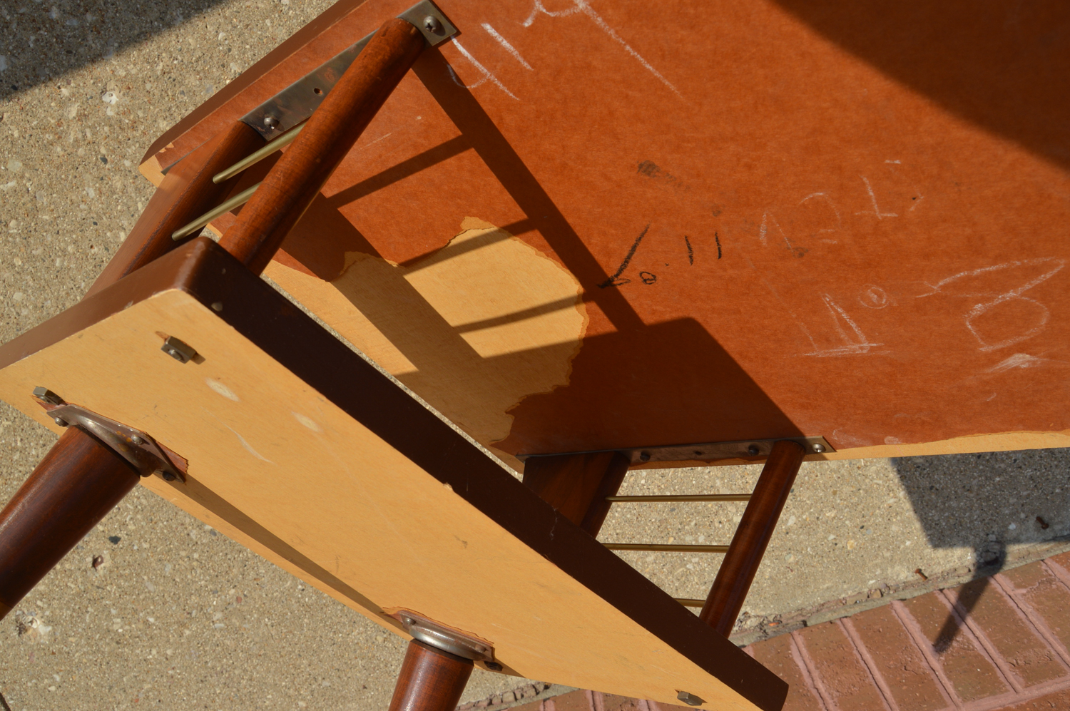 Mid Century Modern Laminate Top End Table