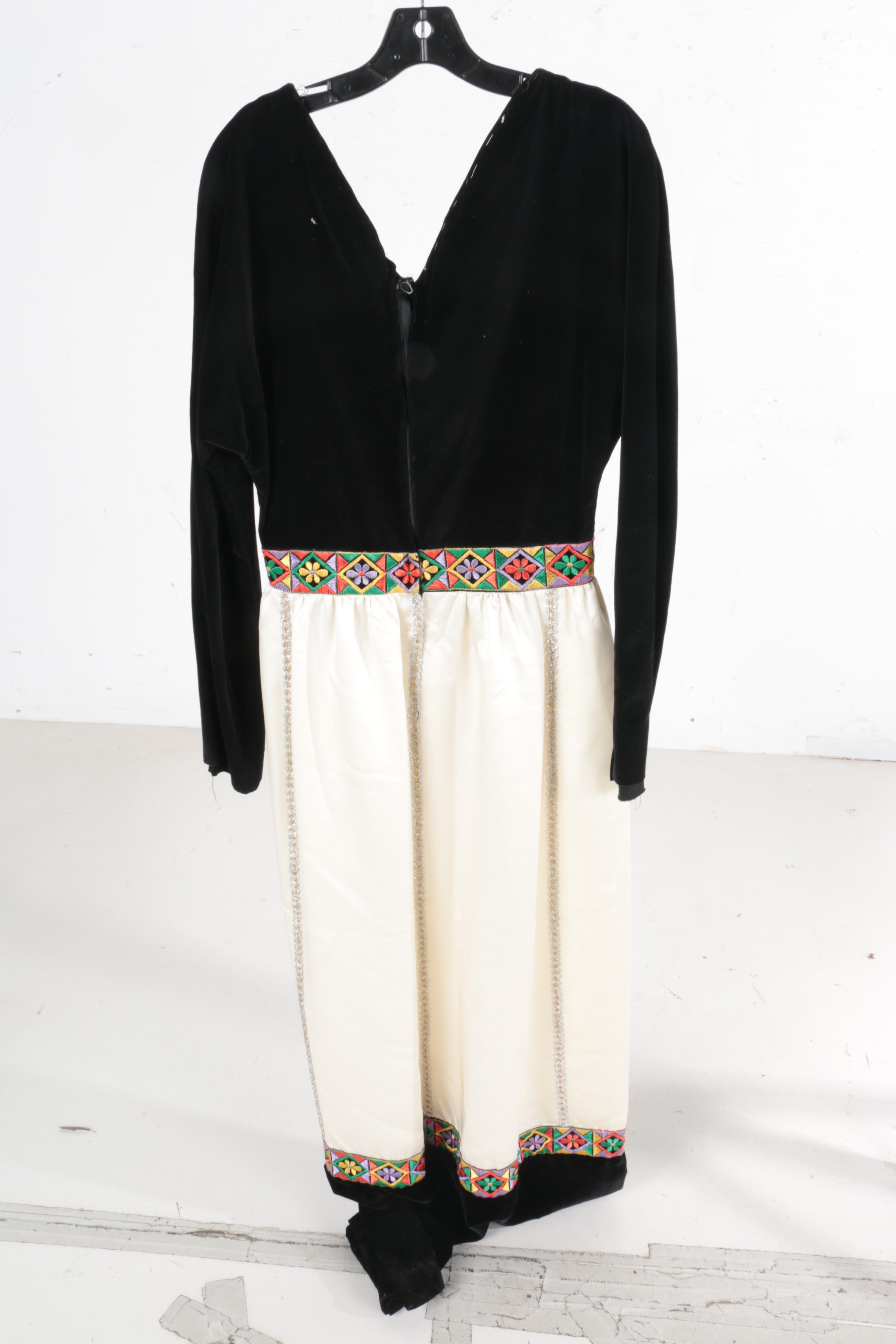 Women's Vintage Velvet Dresses