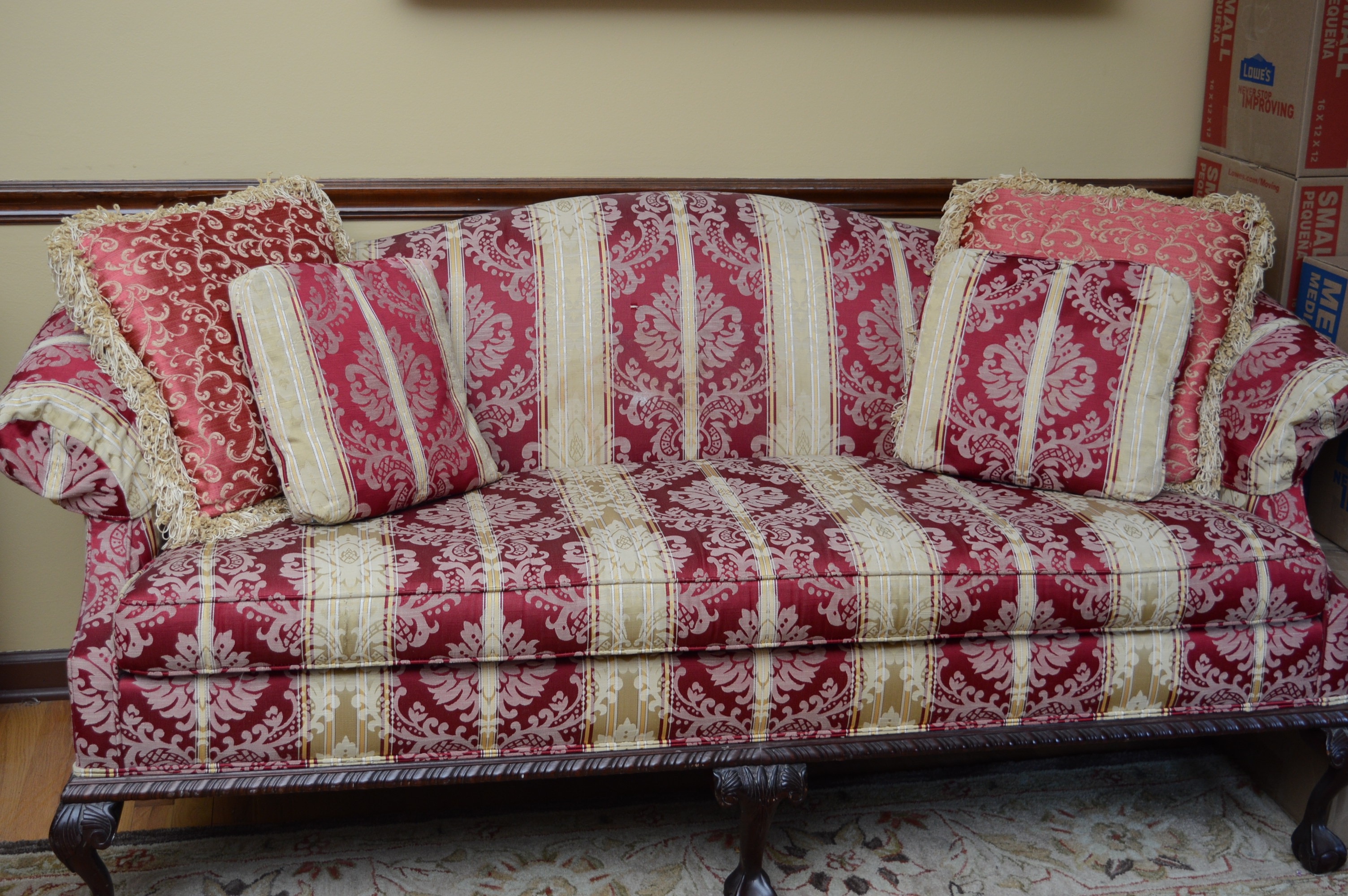 Traditional Style Sofa