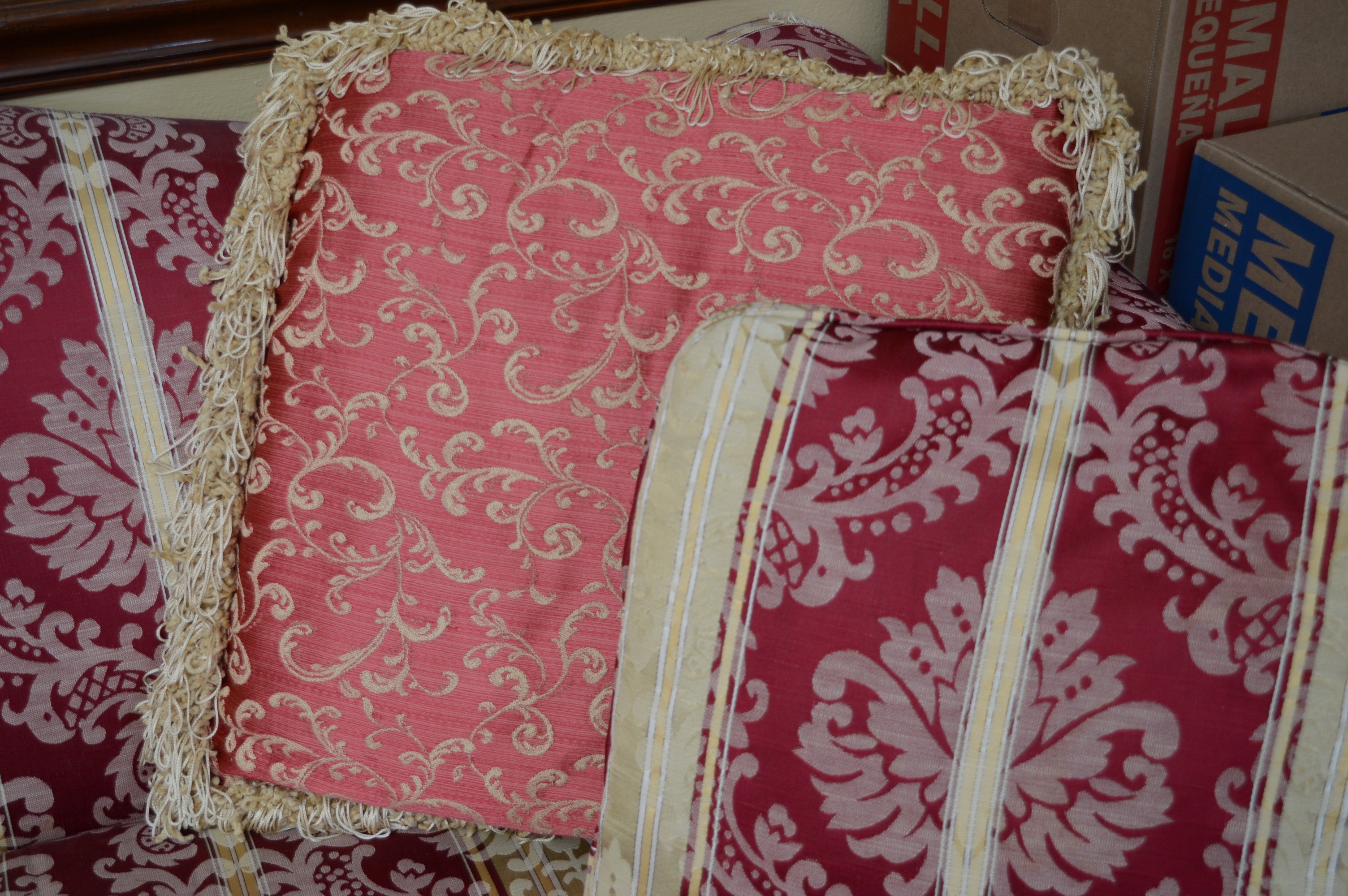 Traditional Style Sofa