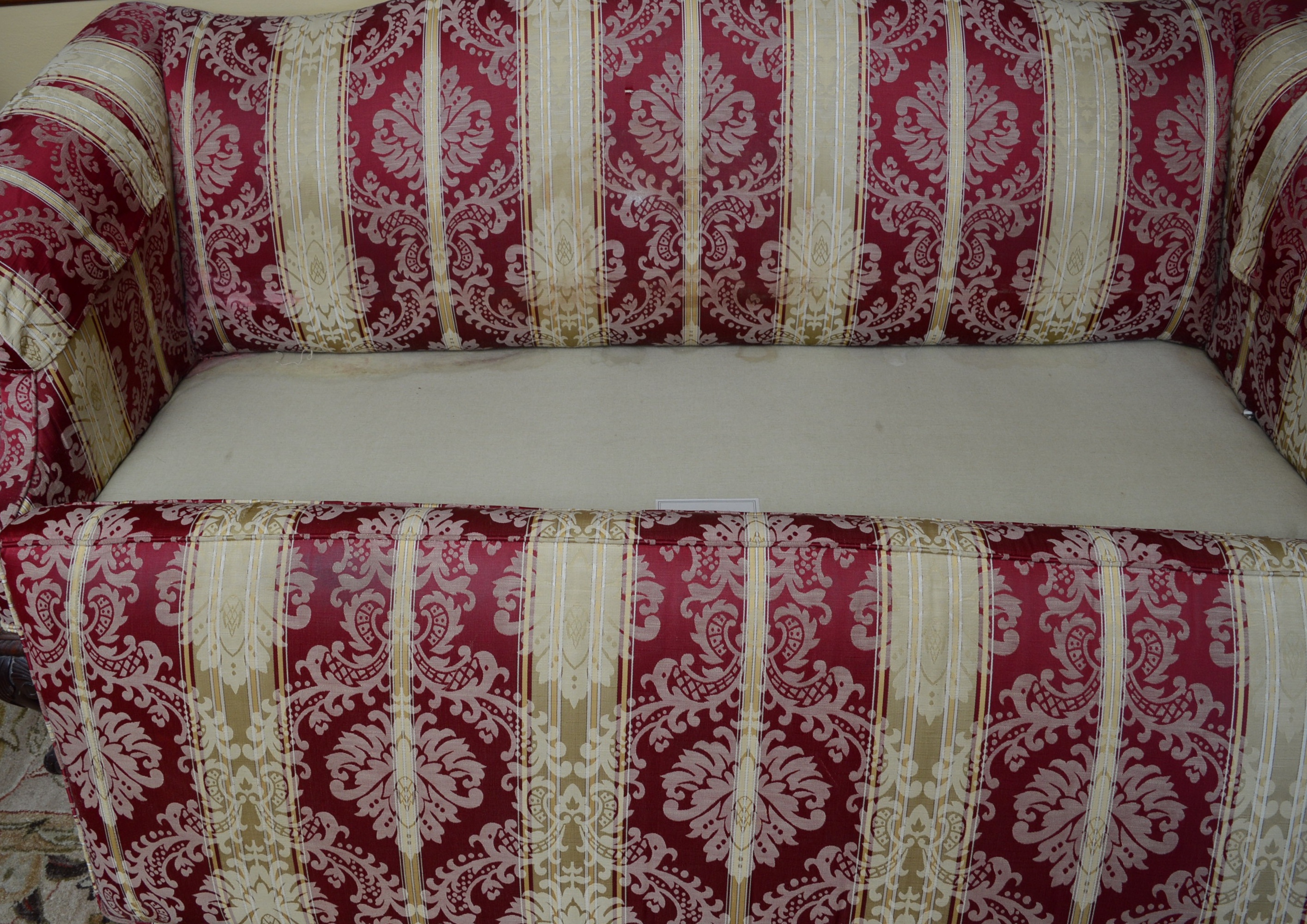 Traditional Style Sofa