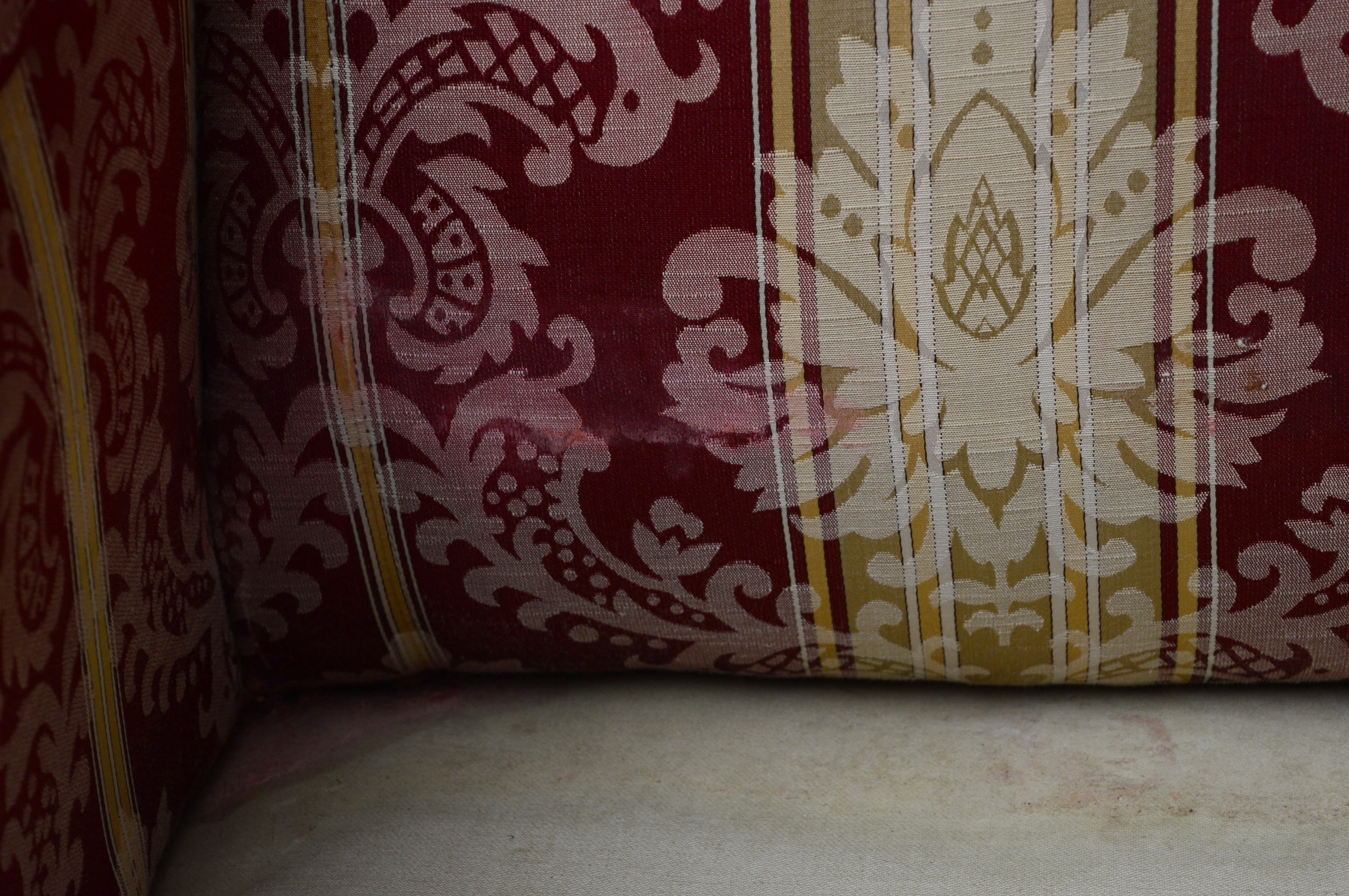 Traditional Style Sofa