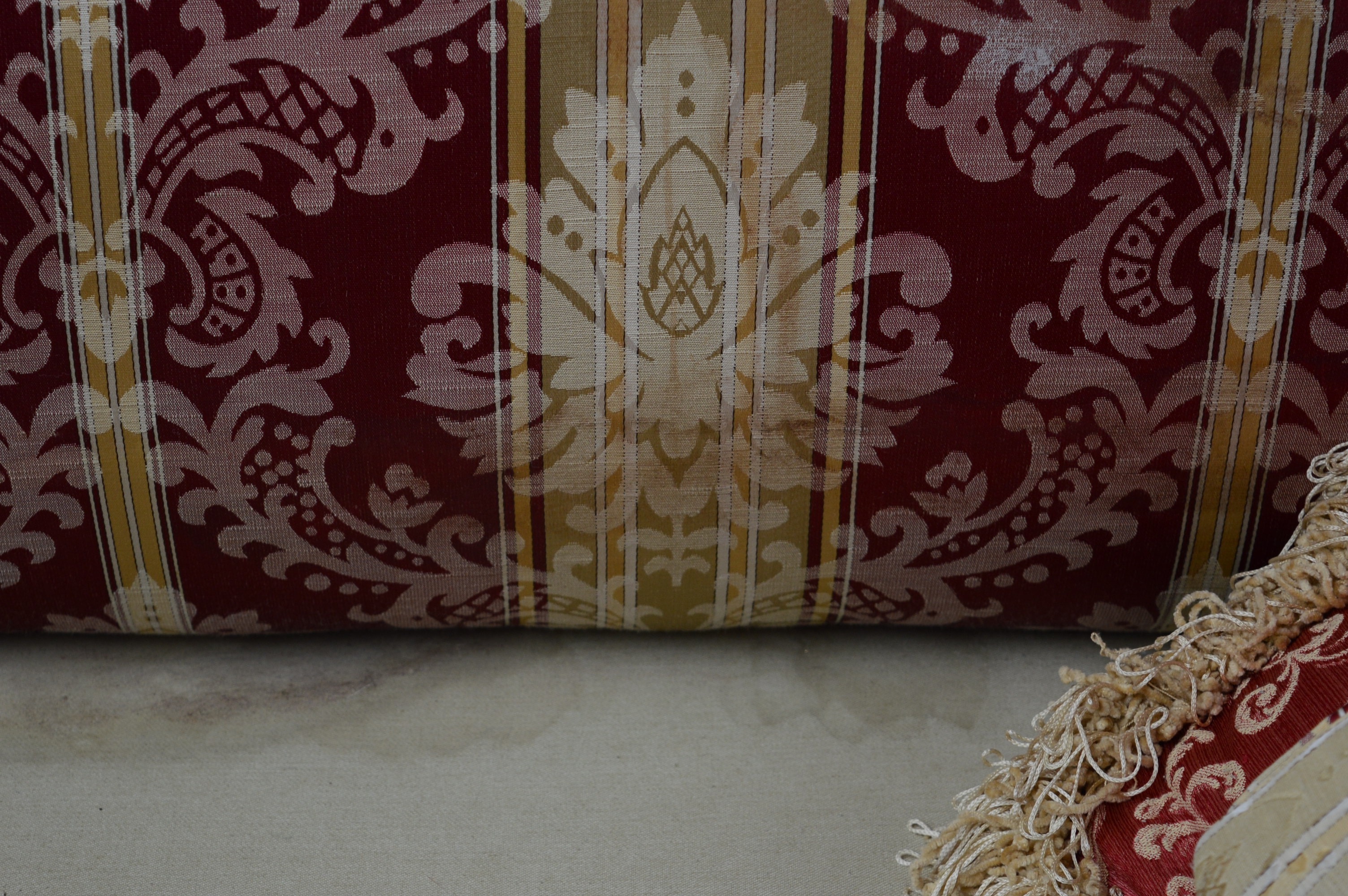 Traditional Style Sofa