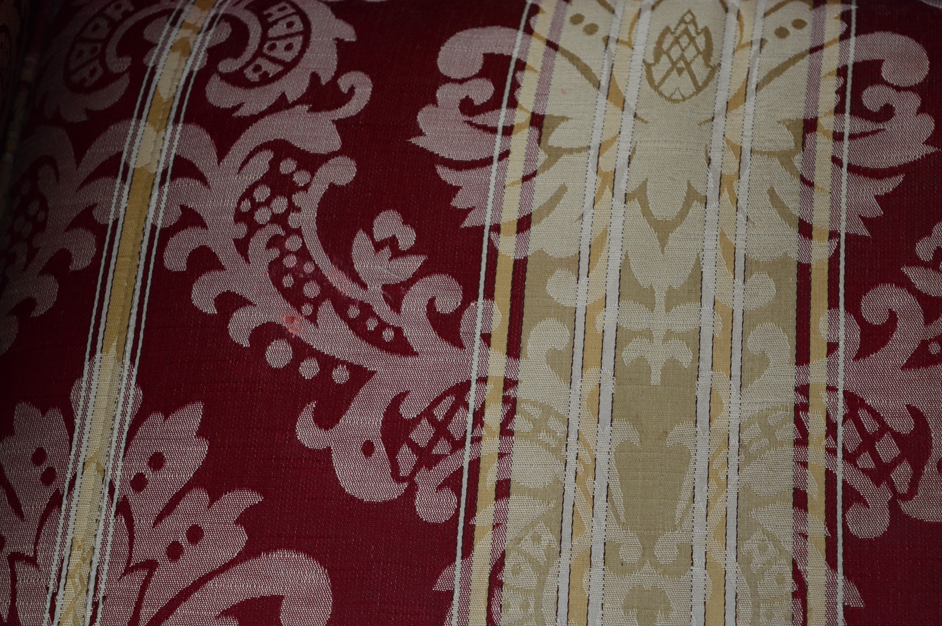 Traditional Style Sofa