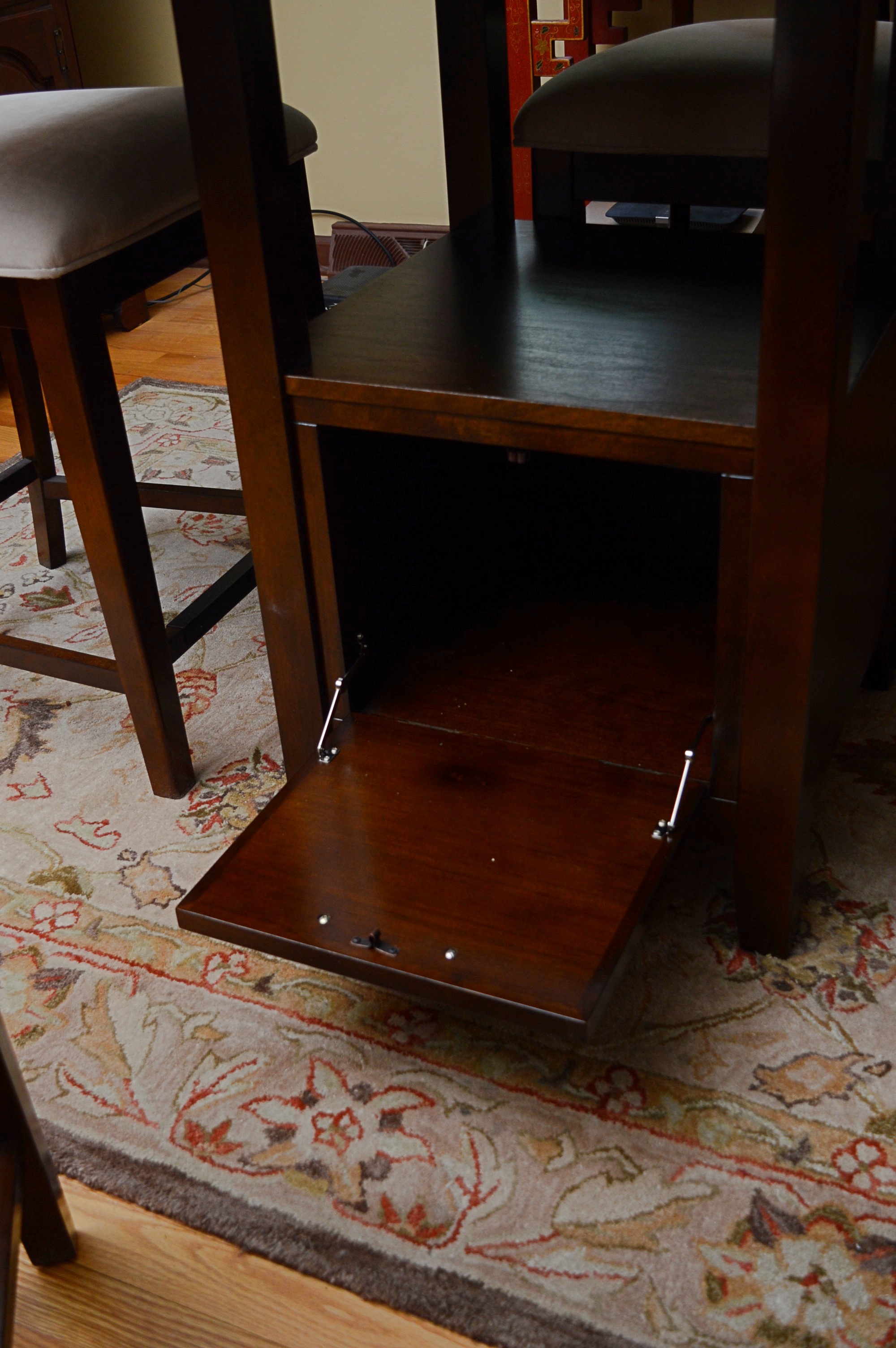 Tall Entertainment Table and Four Stools