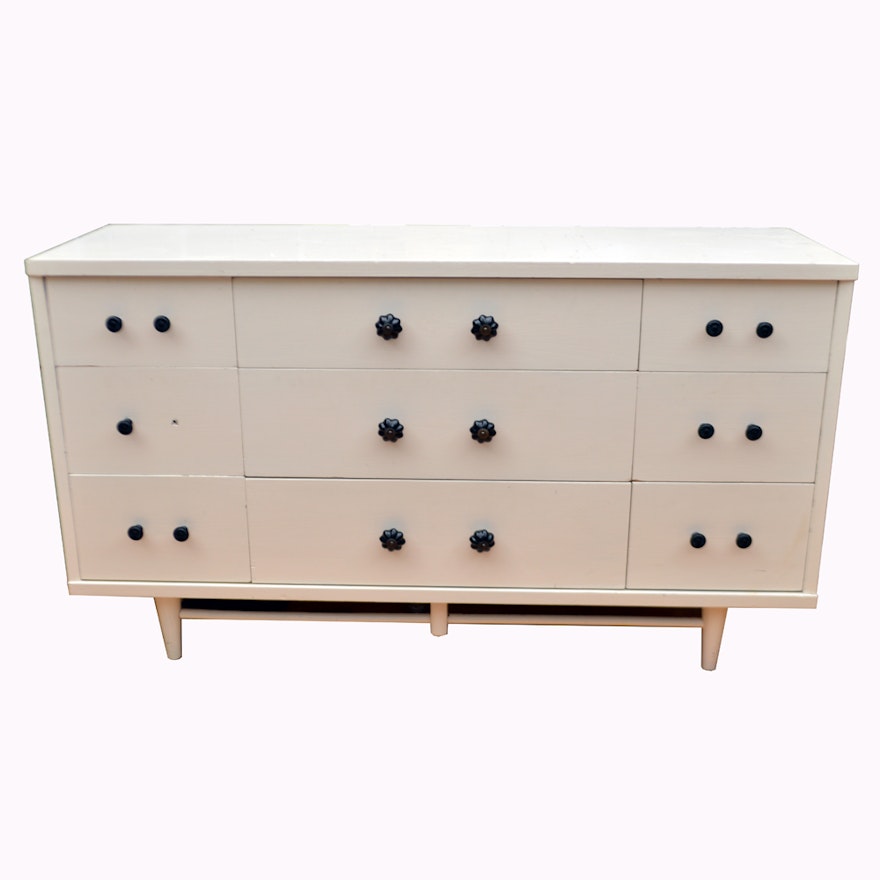 Mid Century Modern Chest of Drawers