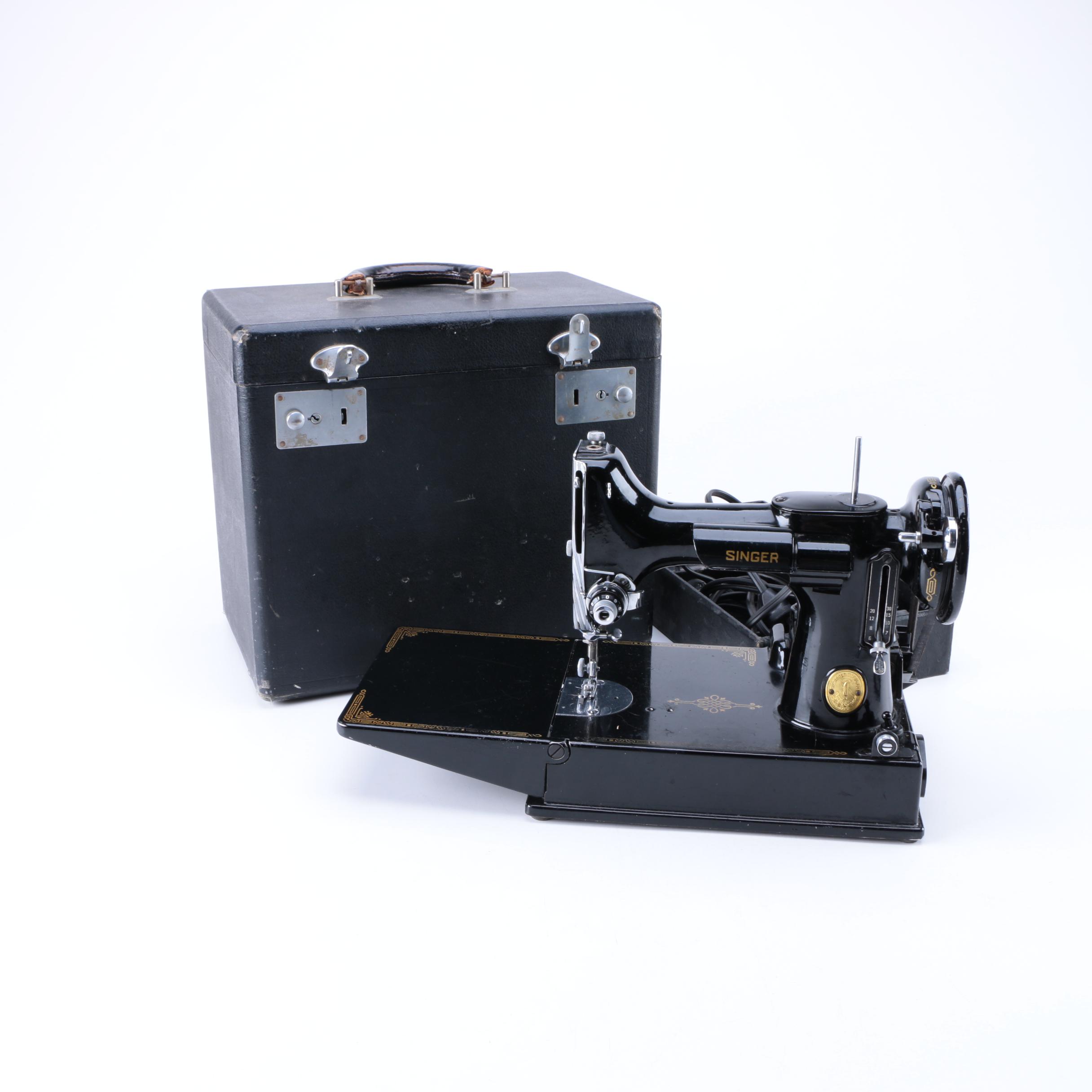 Vintage Singer Featherweight Sewing Machine with Case