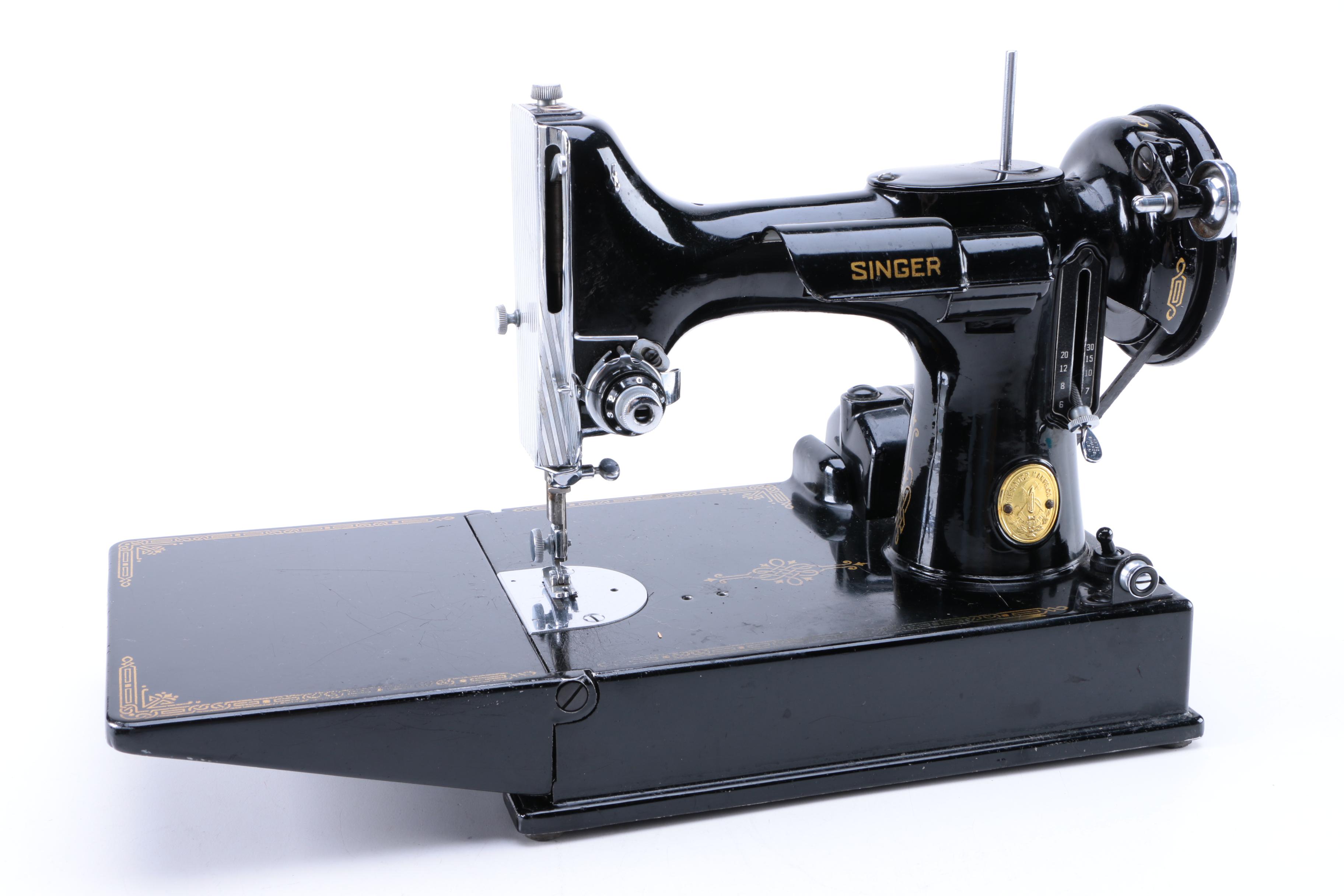 Vintage Singer Featherweight Sewing Machine with Case