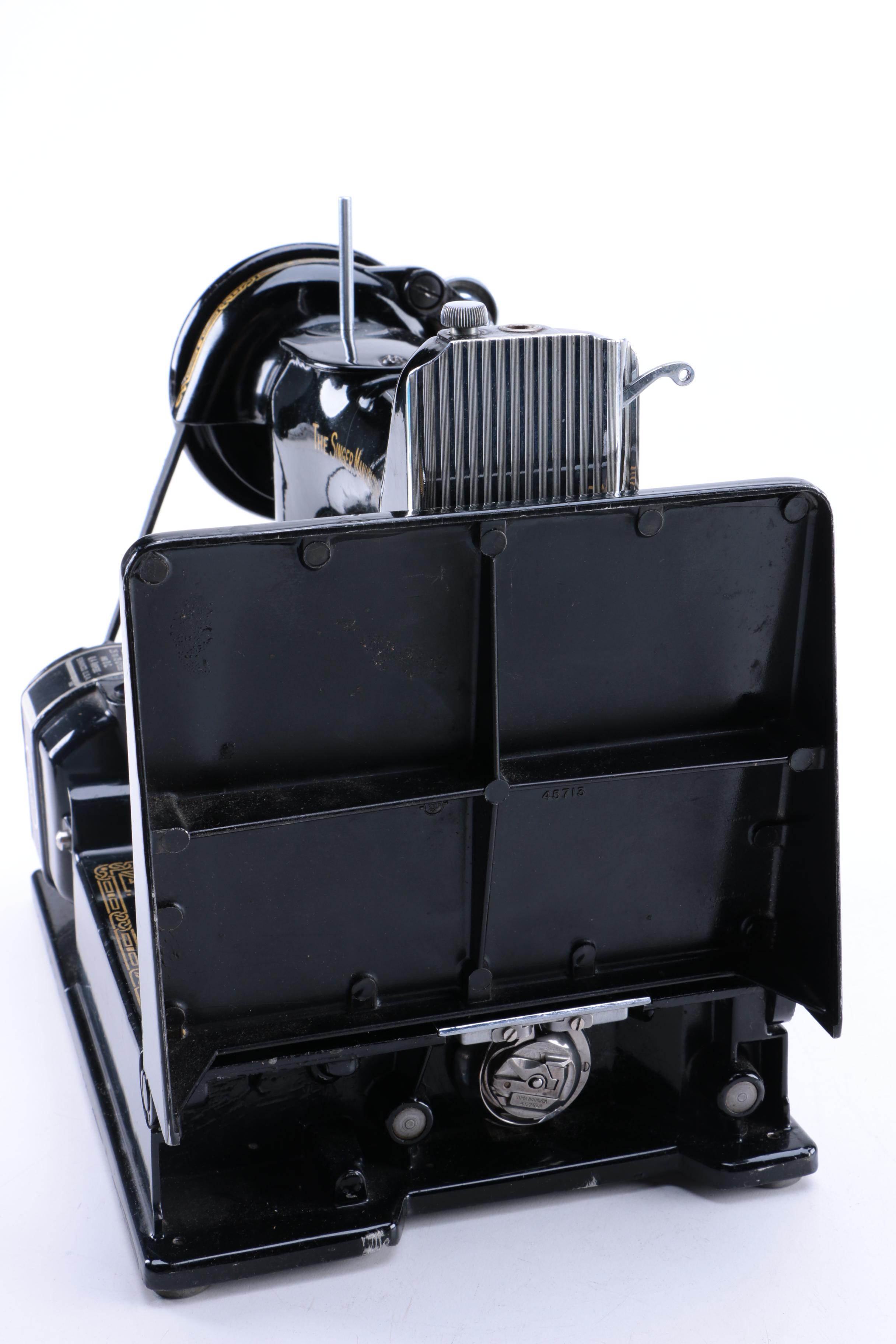 Vintage Singer Featherweight Sewing Machine with Case