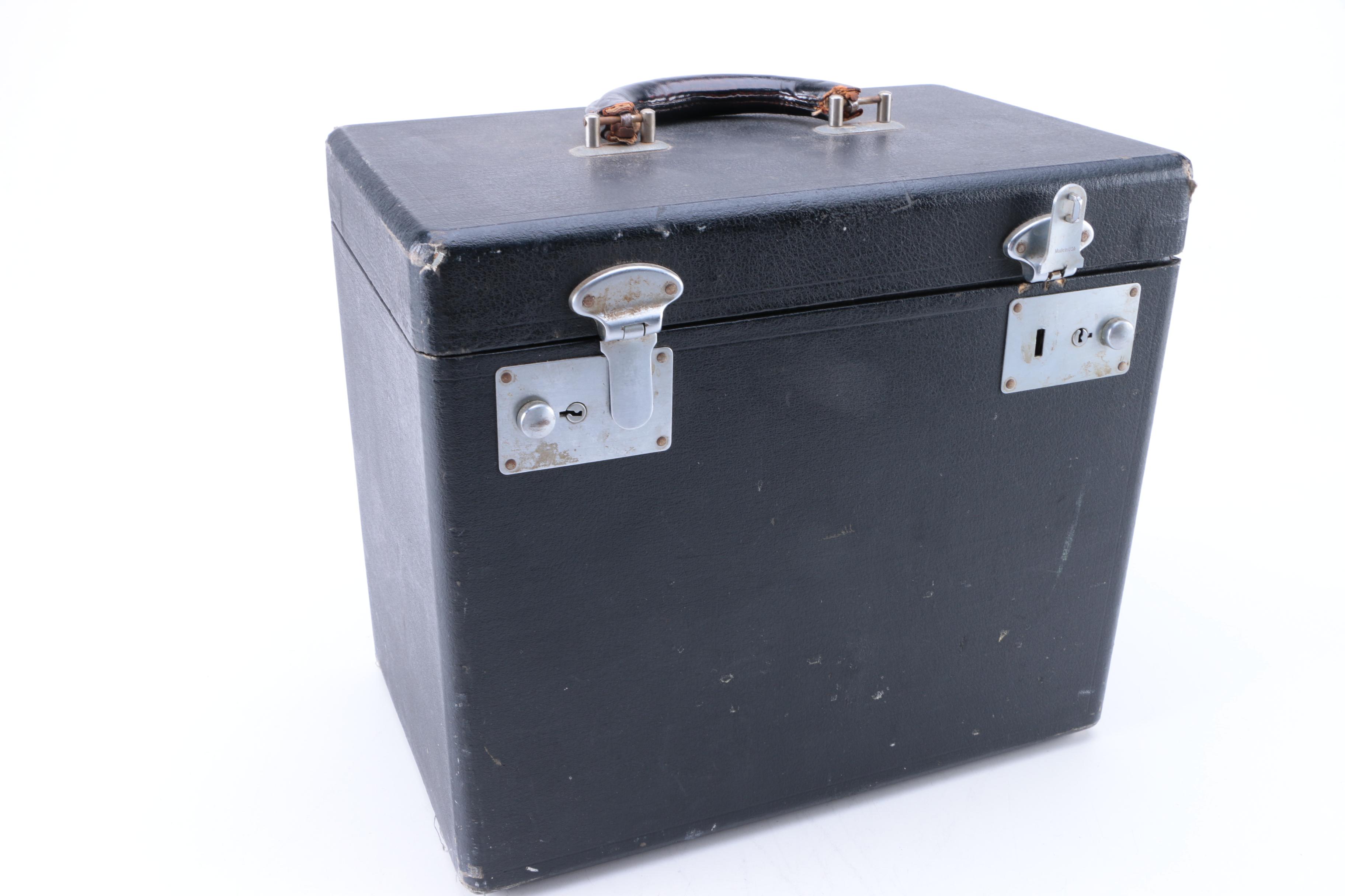 Vintage Singer Featherweight Sewing Machine with Case