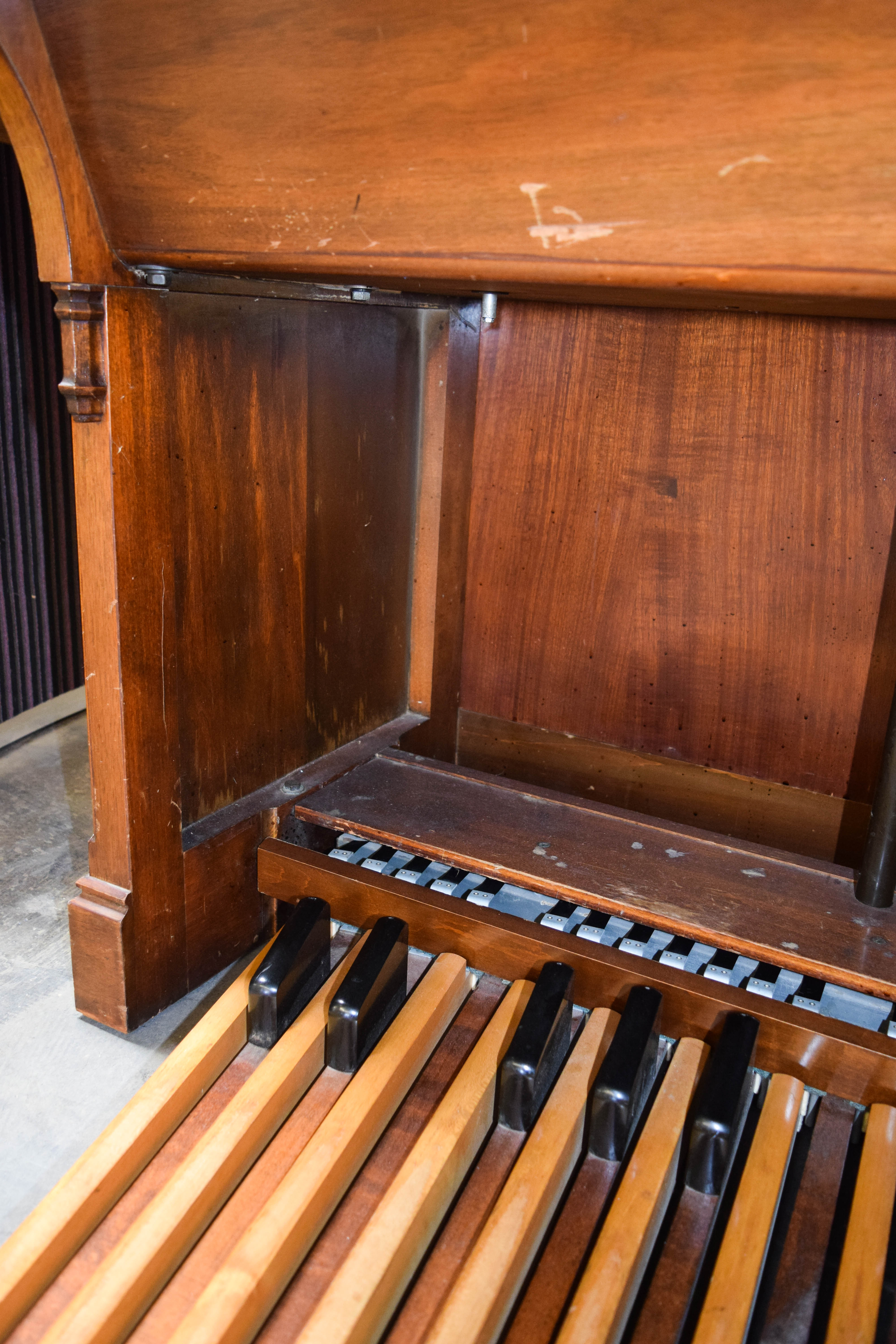 Vintage Hammond C-3 Console Organ