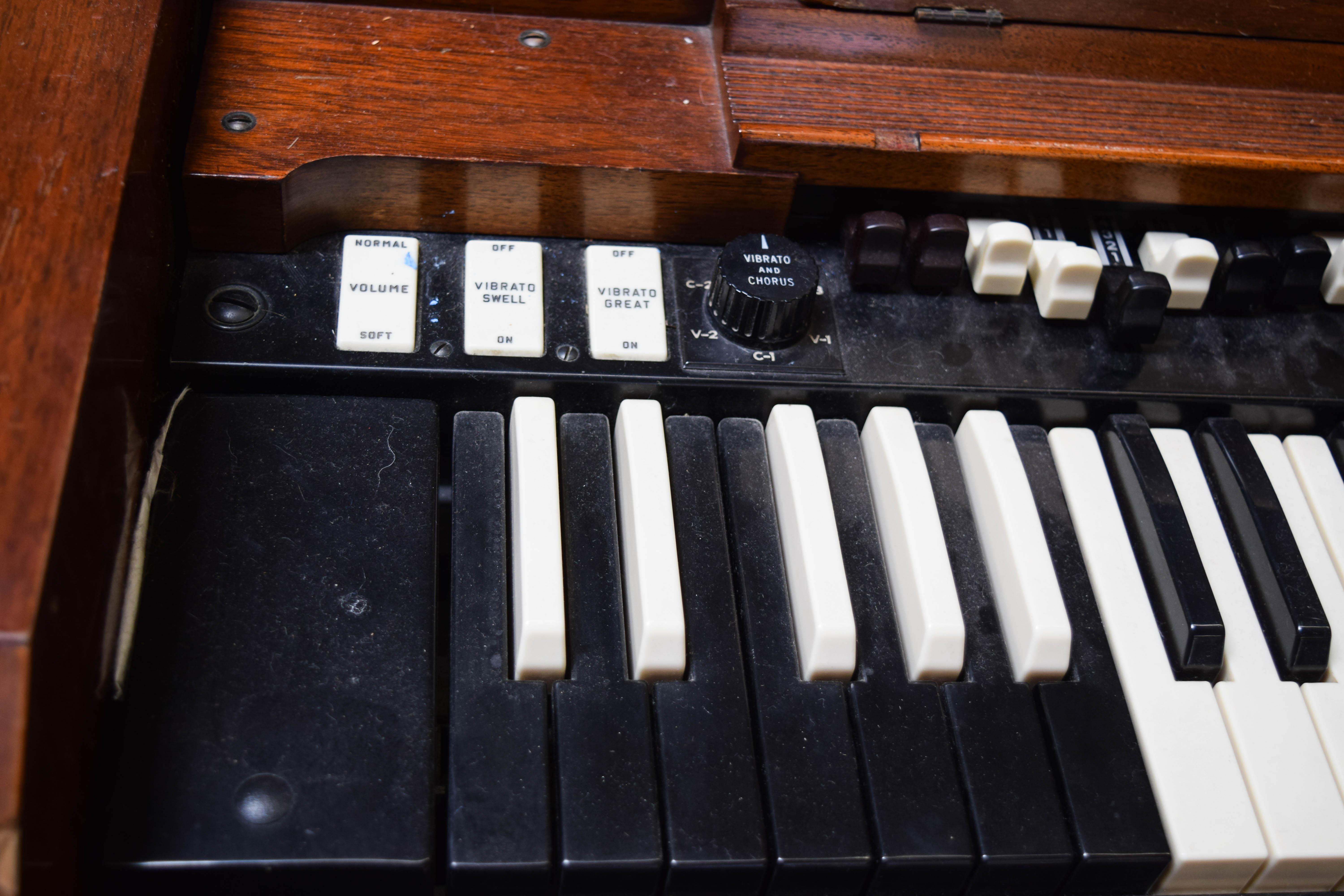 Vintage Hammond C-3 Console Organ