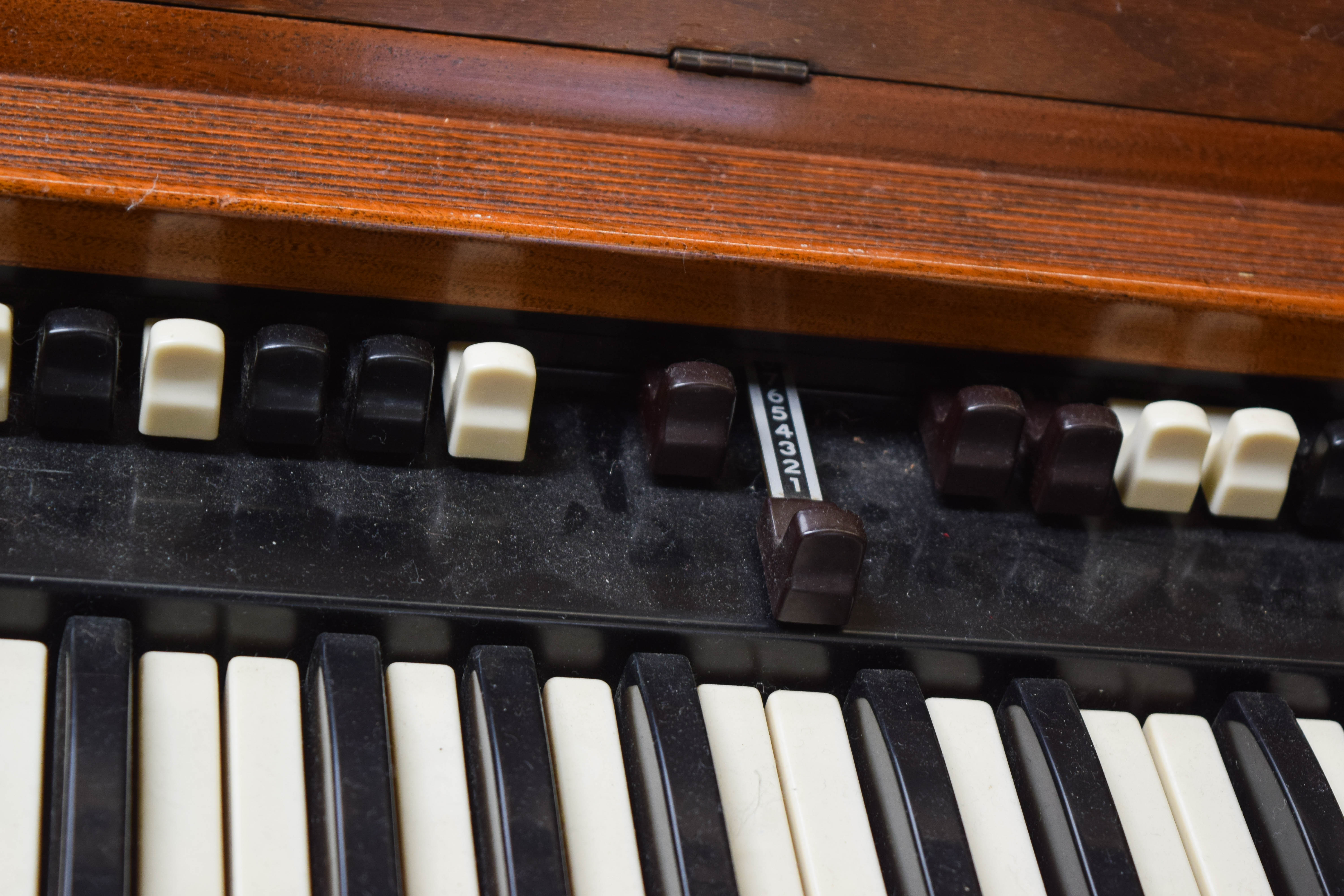 Vintage Hammond C-3 Console Organ