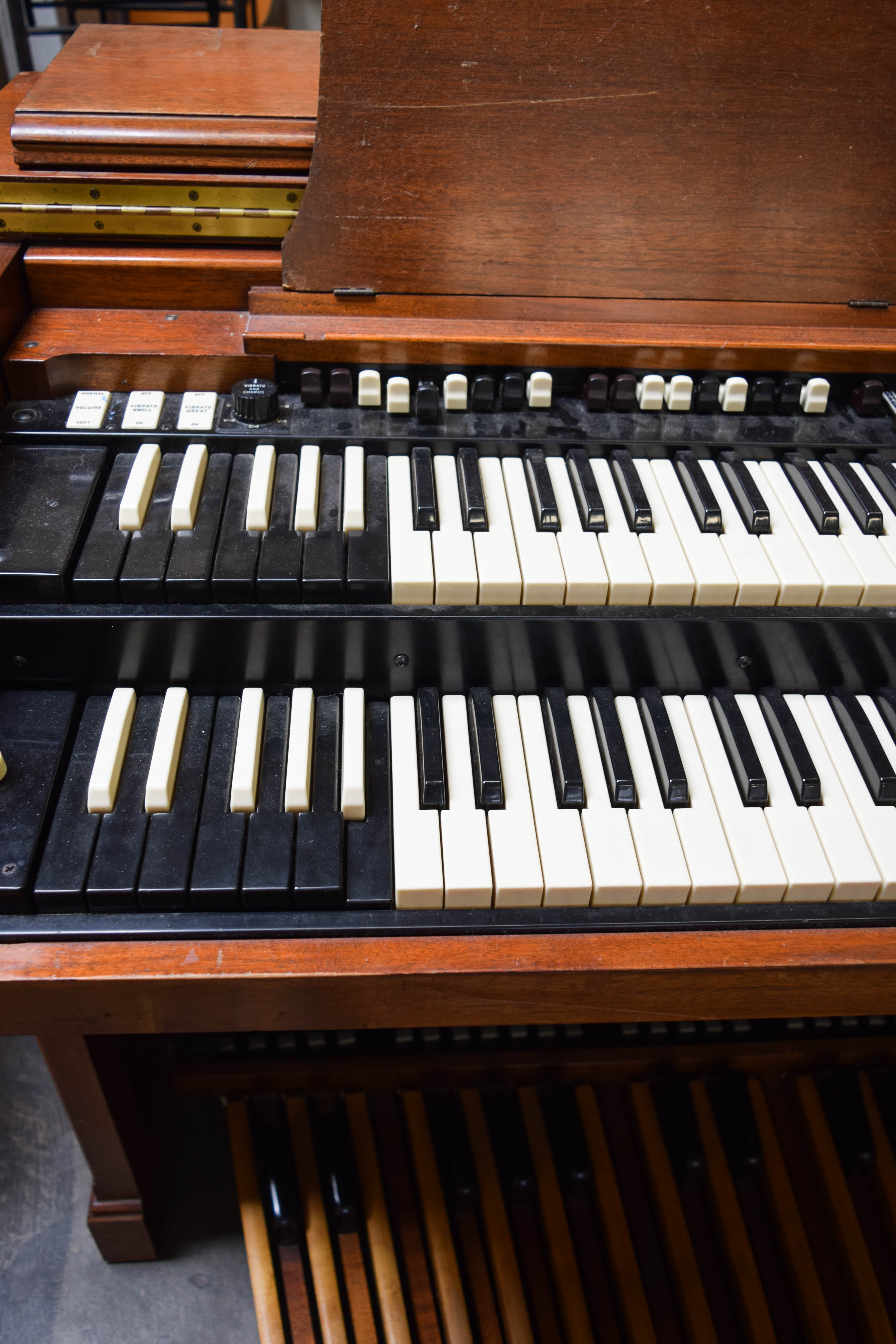 Vintage Hammond C-3 Console Organ