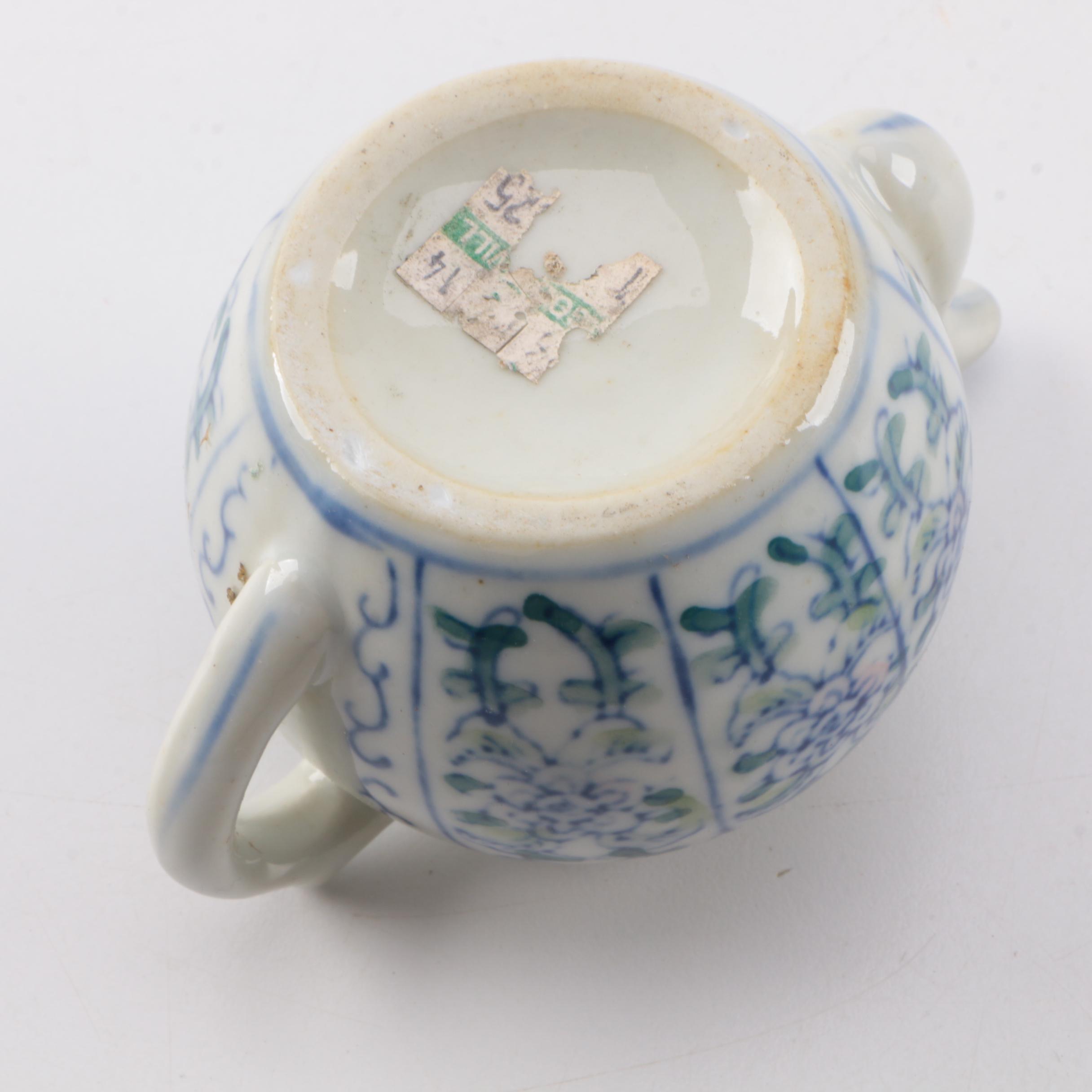 Blue and White Ceramic Tableware including Maruta