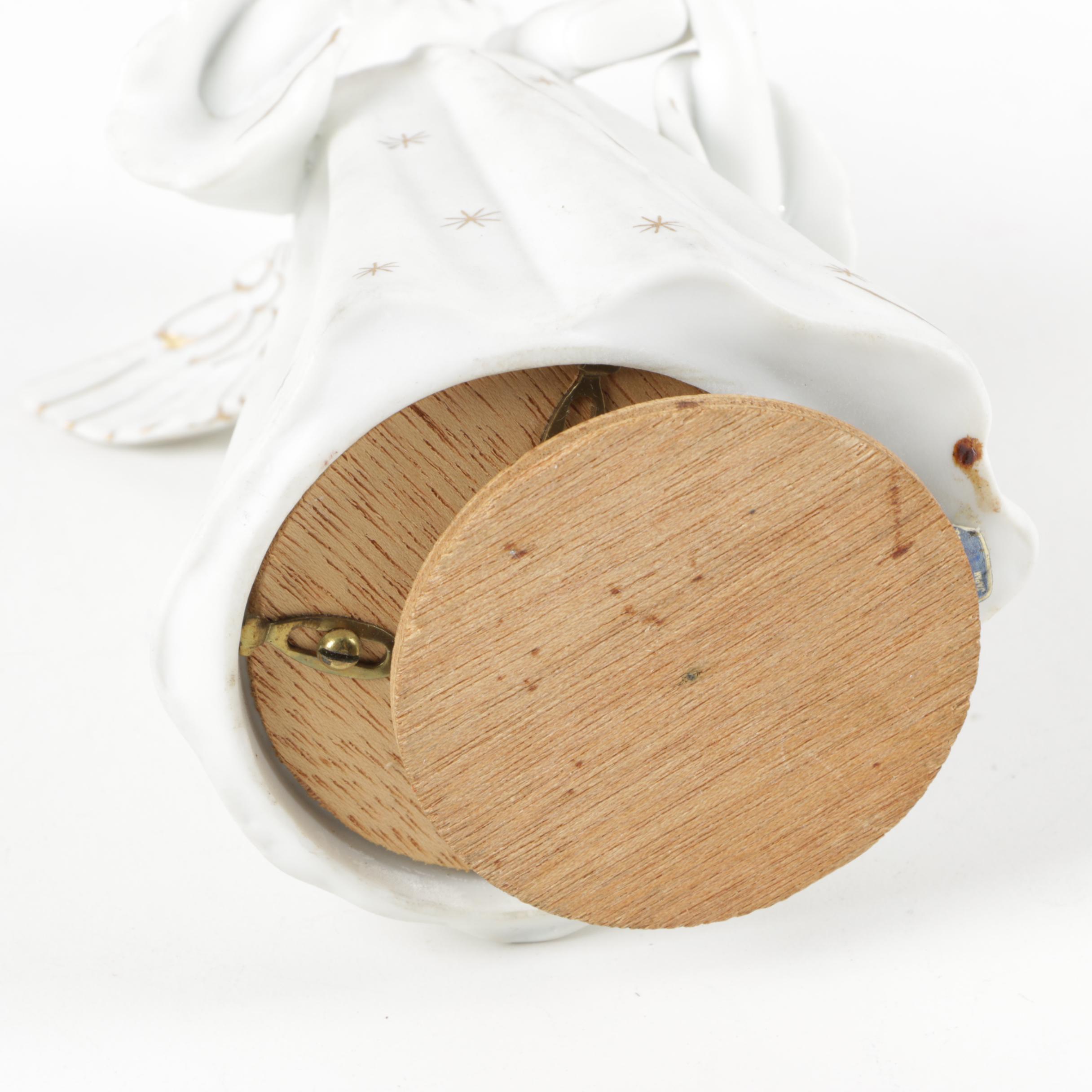 Seasonal Décor with Pinecone Candleholders