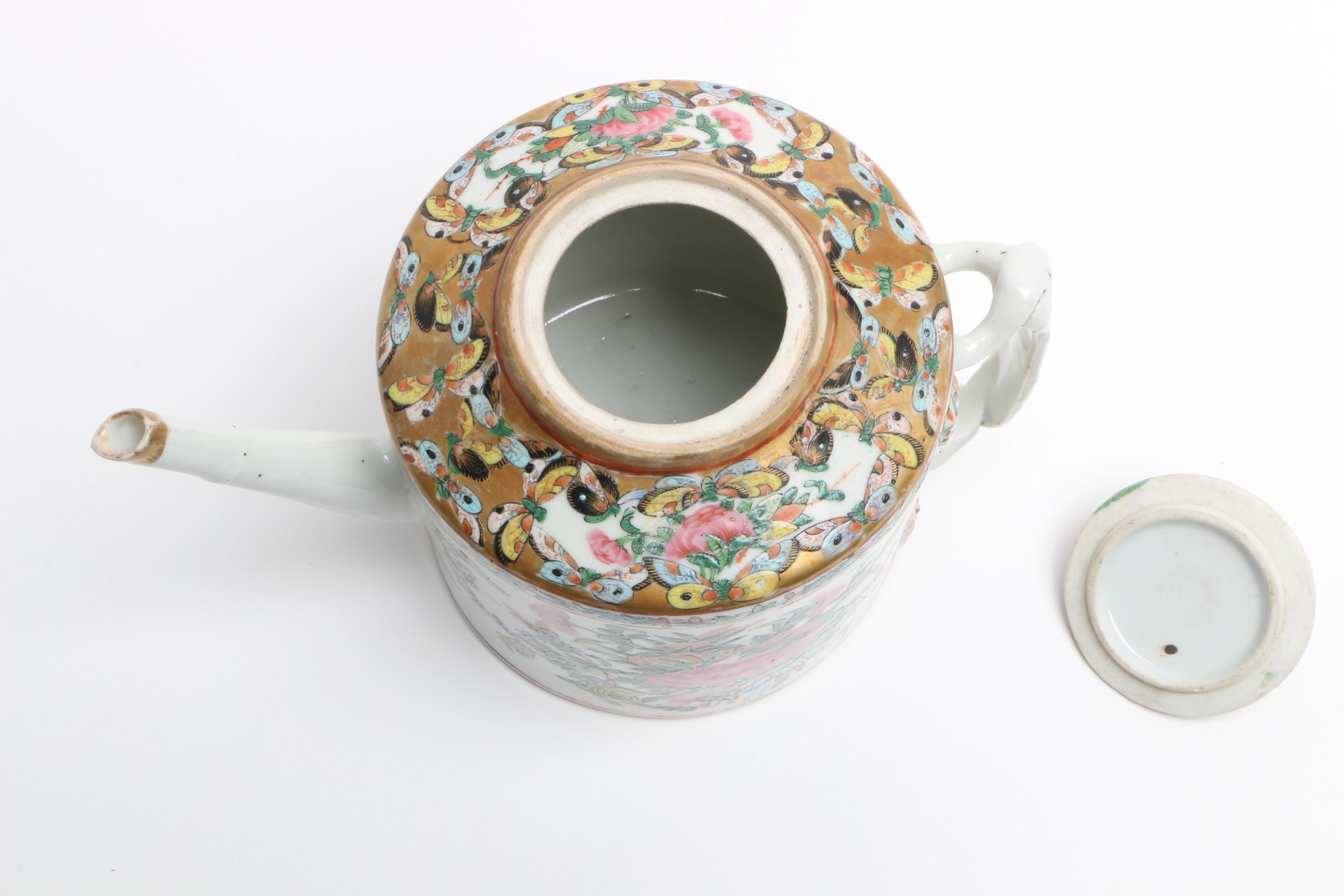Antique Chinese Export Porcelain Teapot