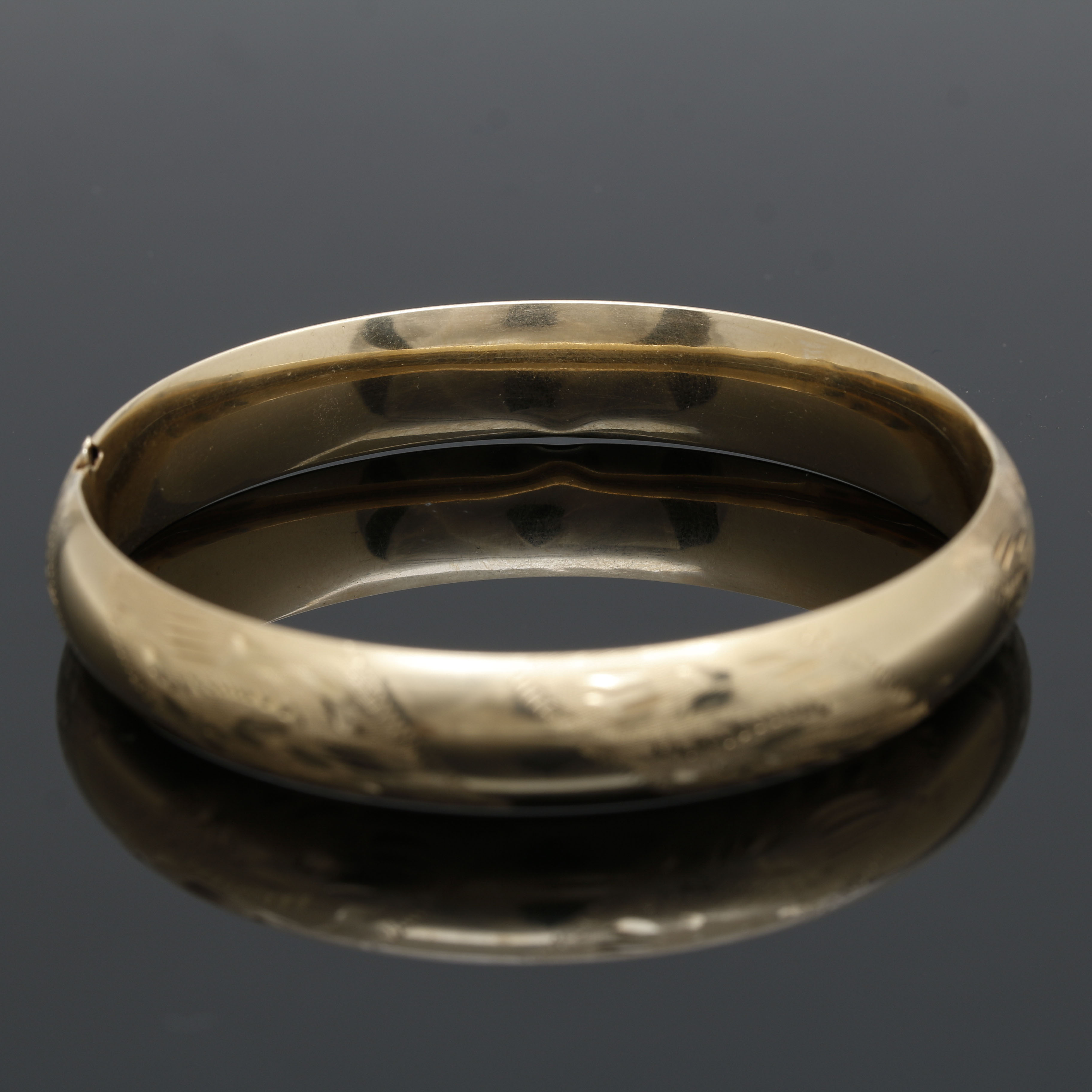 14K Yellow Gold Bangle Bracelet