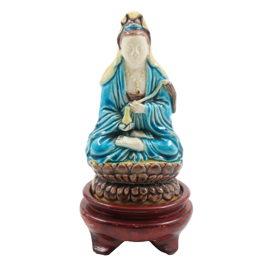 Chinese Fahua Ware Ceramic Guanyin Statue on a Rosewood Stand