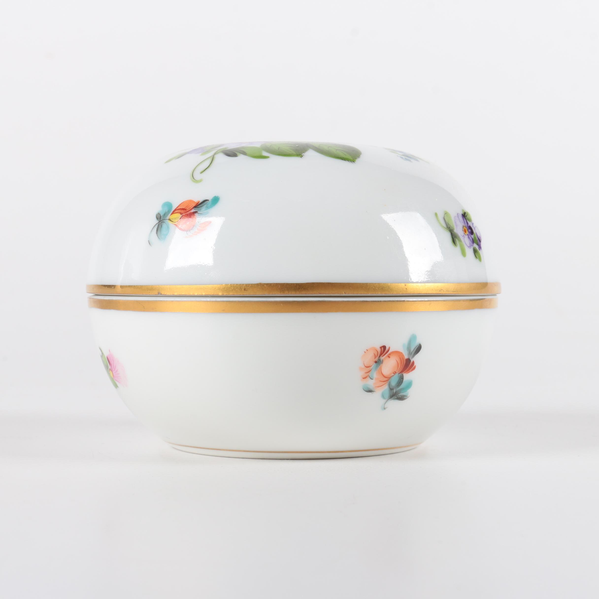 Herend Hungary "Saxonian Bouquet" Porcelain Trinket Box