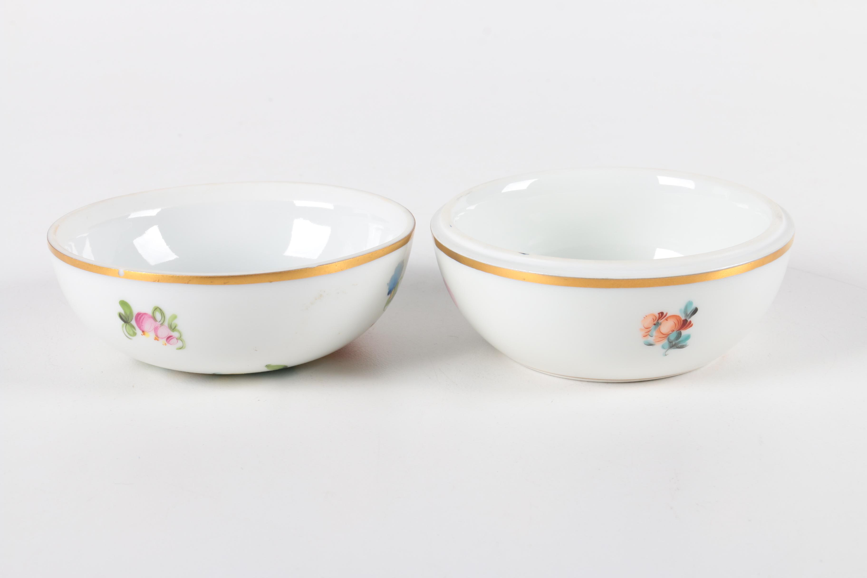 Herend Hungary "Saxonian Bouquet" Porcelain Trinket Box