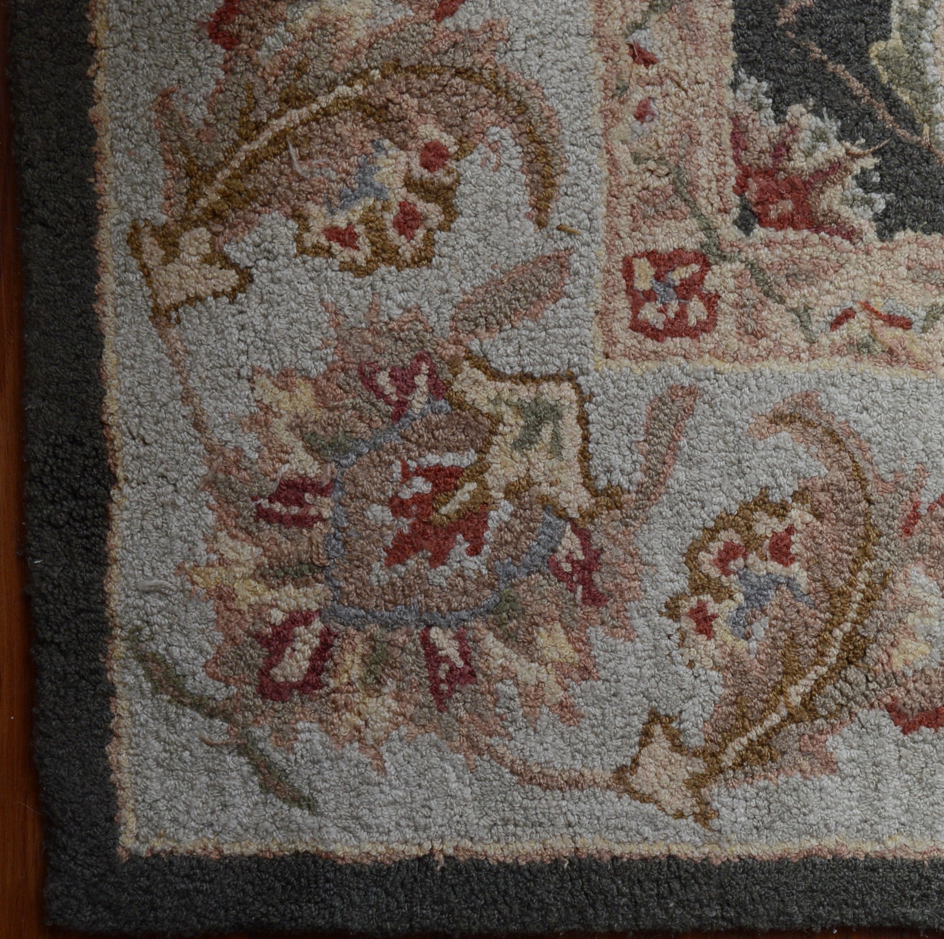 Hand Hooked Davenport Collection Area Rug