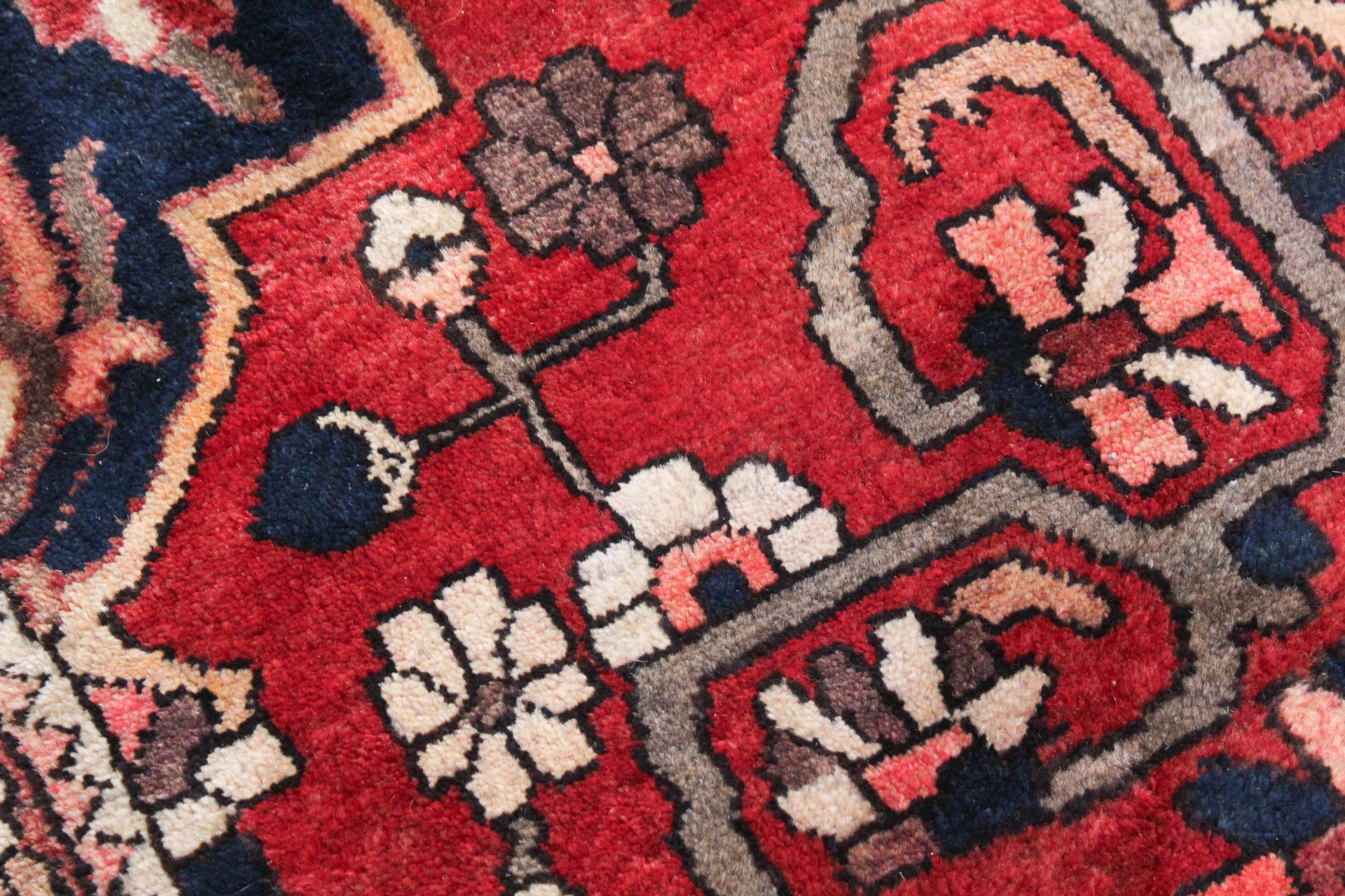 7' x 11' Hand-Knotted Persian Chahar Mahal Bakhtiari Room-Size Rug