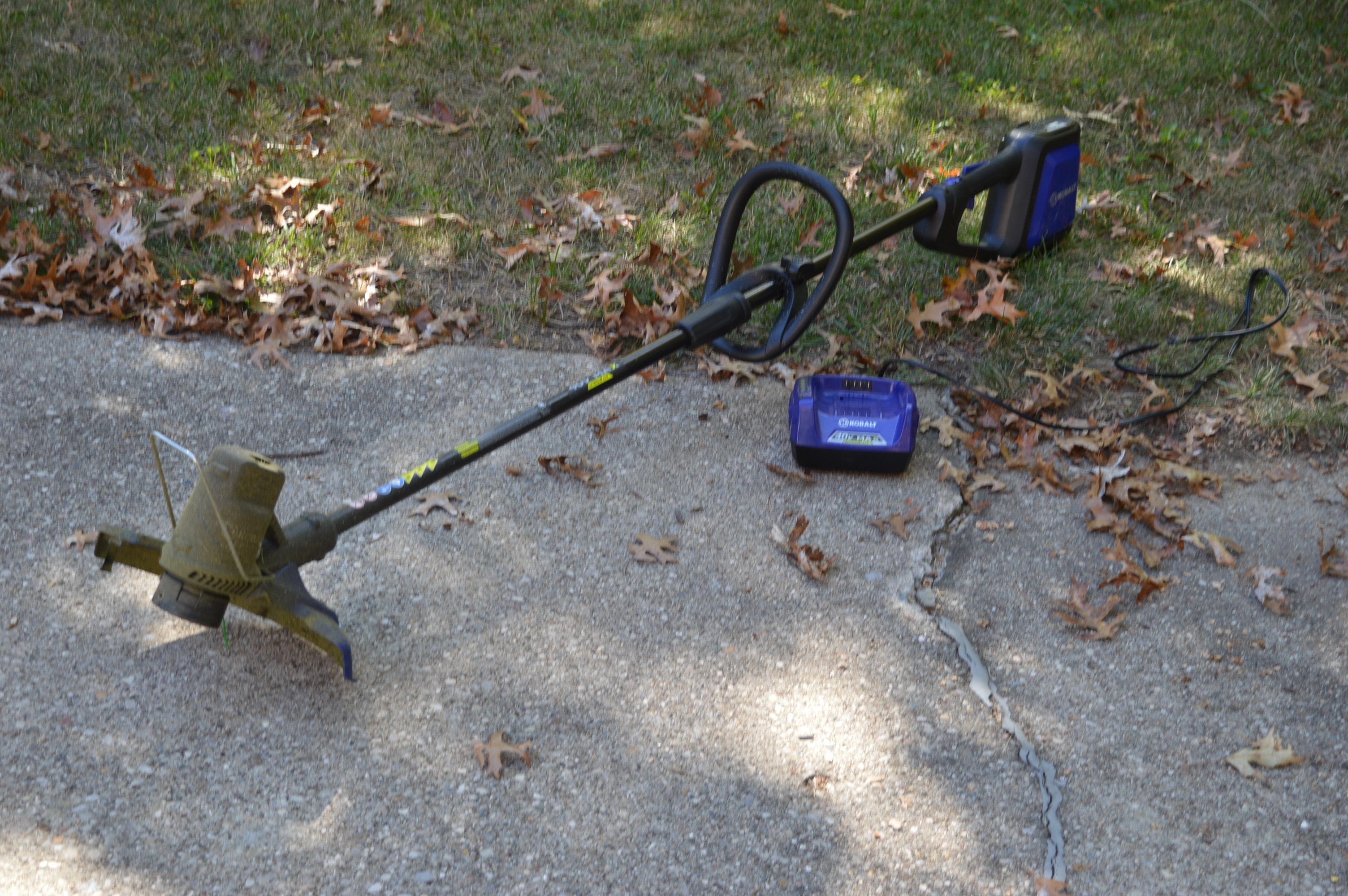 Kobalt 40V Max Lithium Ion Battery String Trimmer
