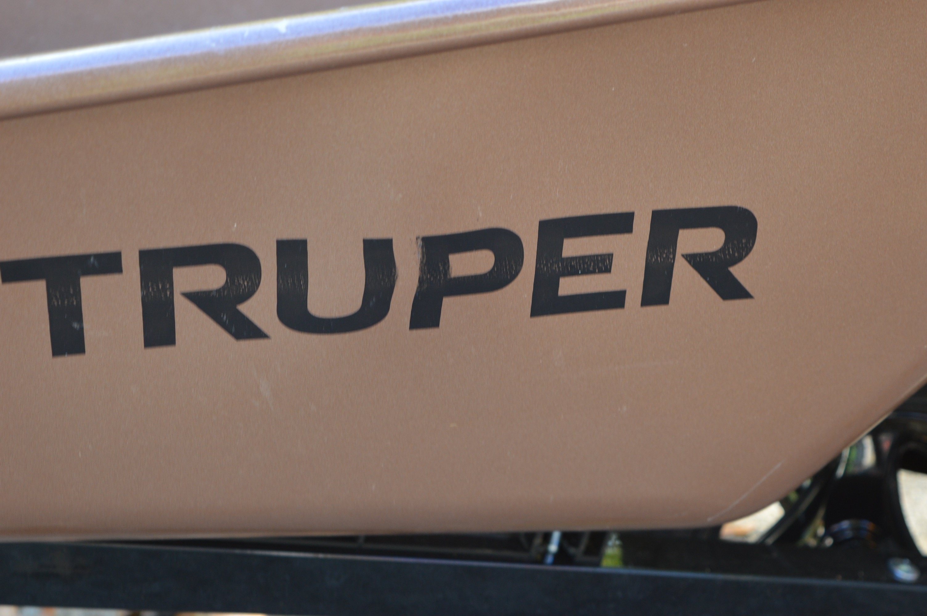 Truper 6cu. ft Powder Coat Wheelbarrow