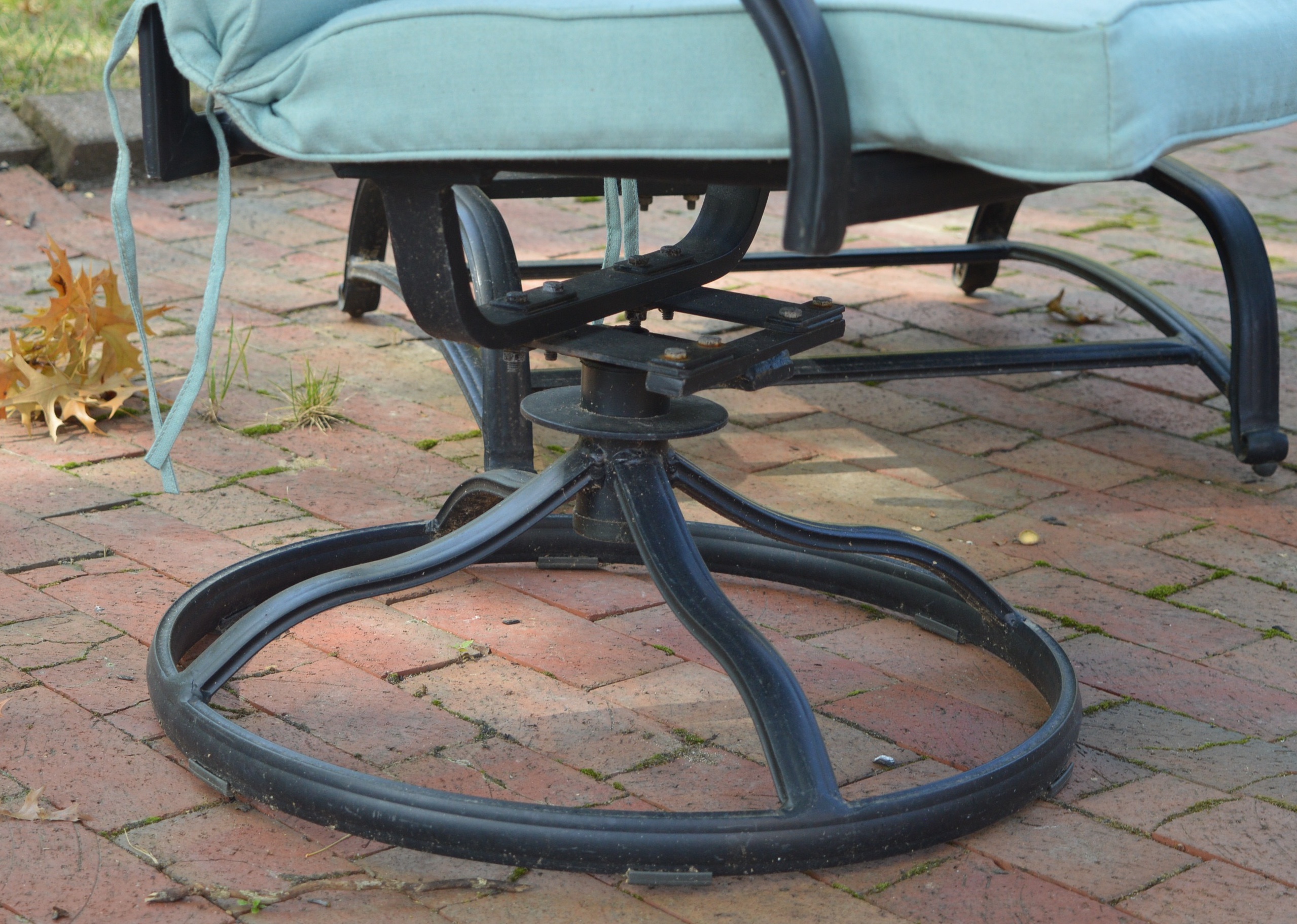 Two Swivel and Two Rocker Patio Chairs with Smith & Hawken Cushions