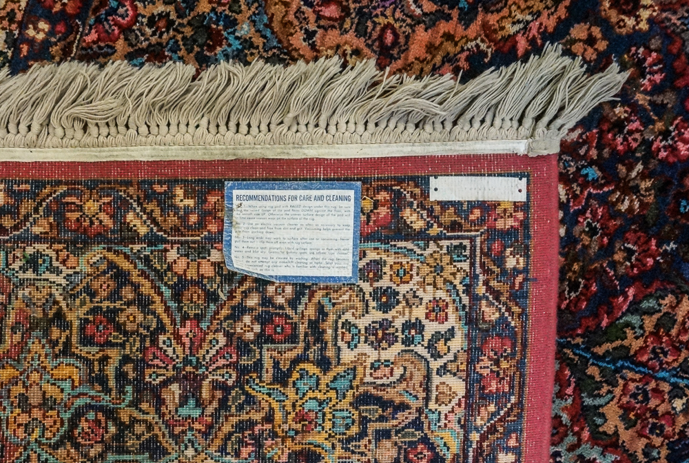 Machine Made Persian Style Wool Area Rug
