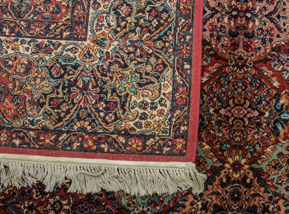 Machine Made Persian Style Wool Area Rug