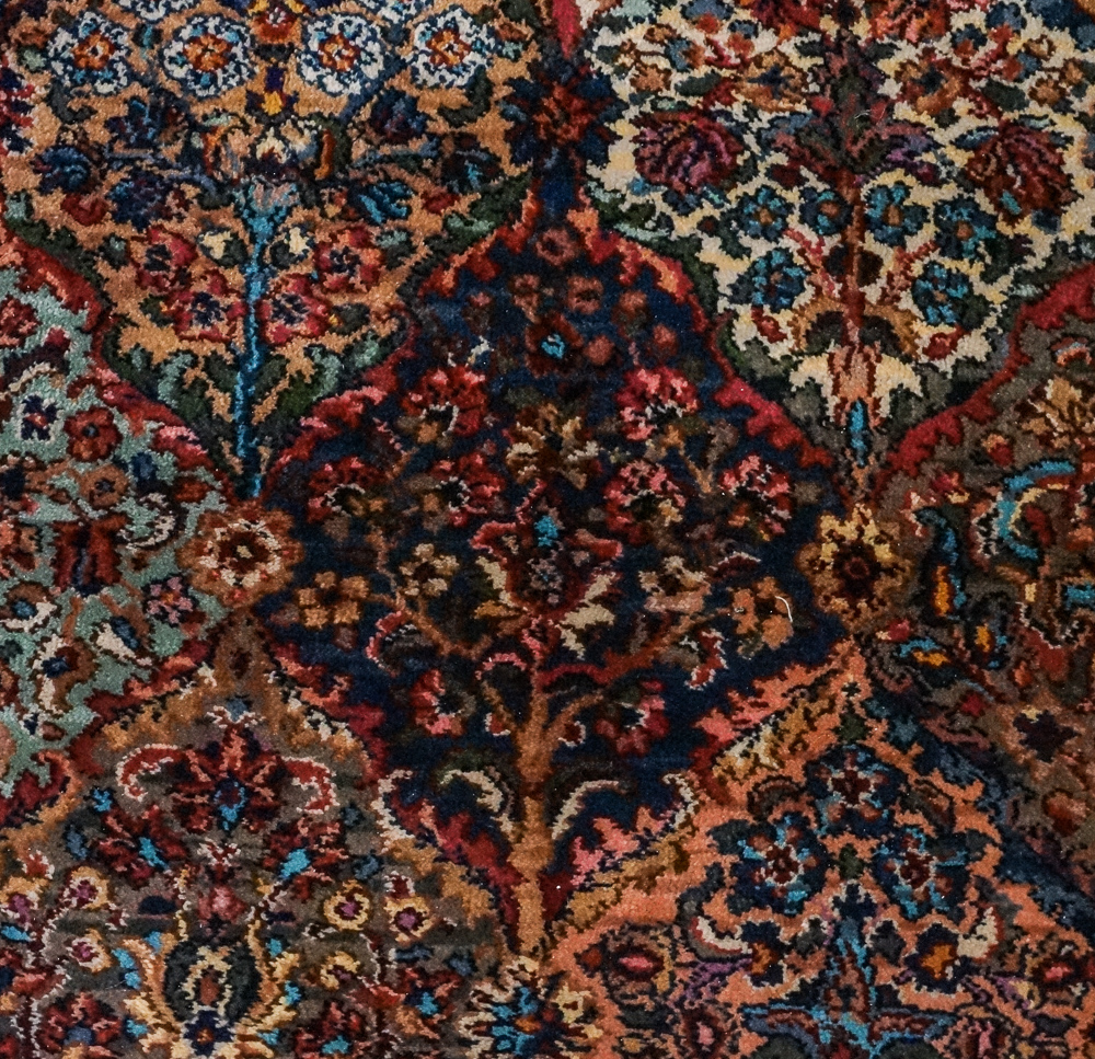 Machine Made Persian Style Wool Area Rug