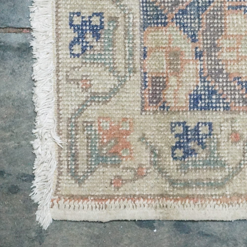 Vintage Machine Woven Turkish Style Area Rug