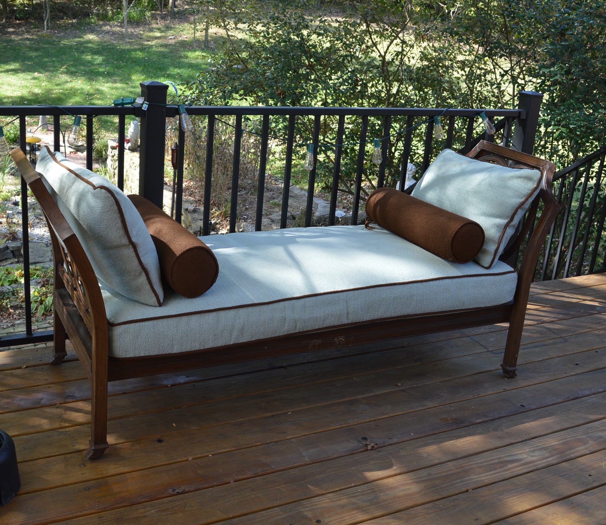 Patio Open Back Settee, Coffee Table and Nesting Tables